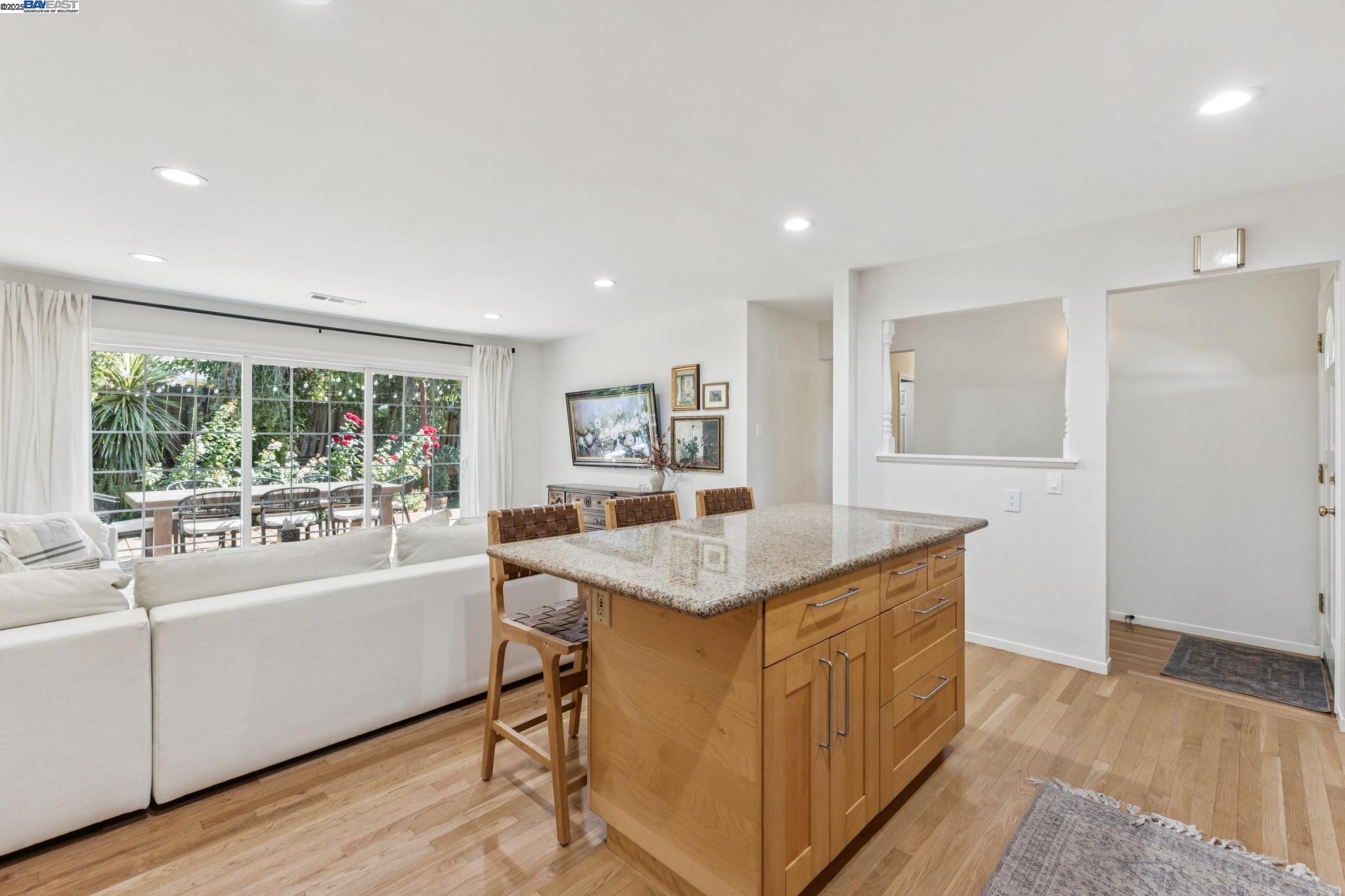 Detail Gallery Image 10 of 58 For 4302 Carter Ct, Concord,  CA 94521 - 3 Beds | 2 Baths