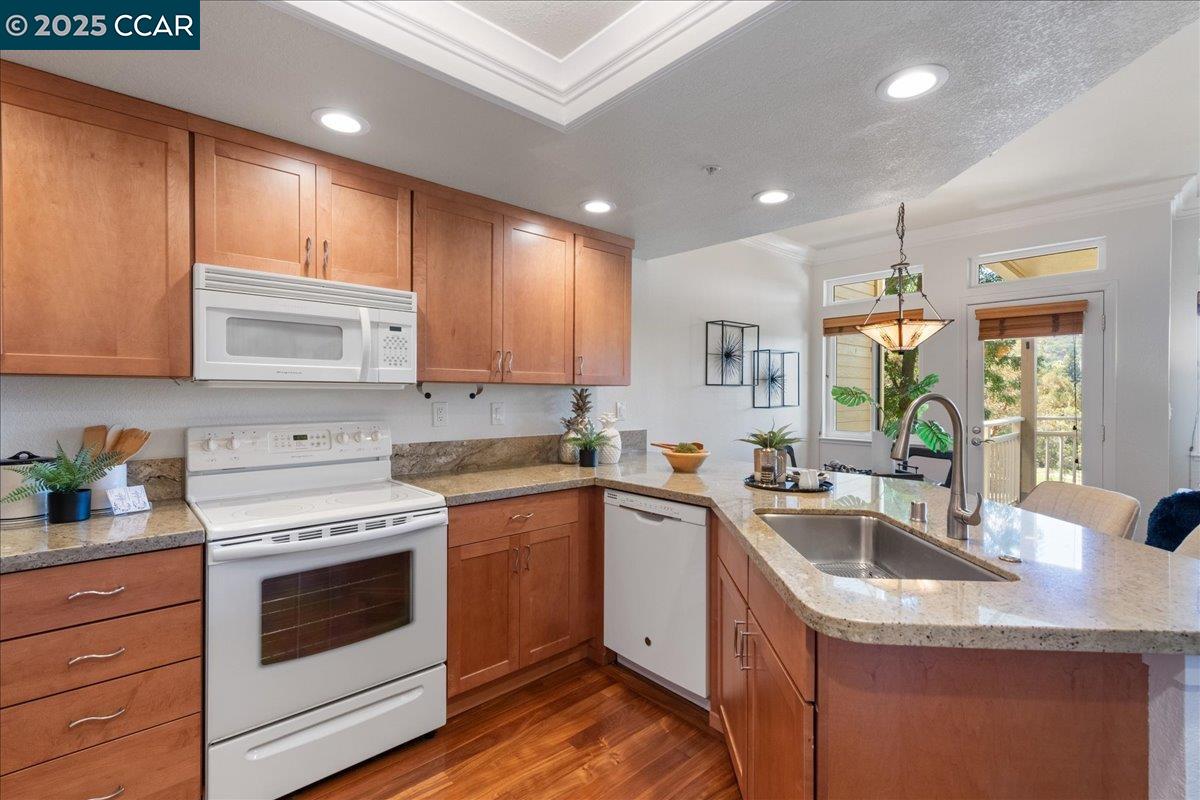Detail Gallery Image 13 of 60 For 5501 Terra Granada Dr 2a,  Walnut Creek,  CA 94595 - 2 Beds | 2 Baths