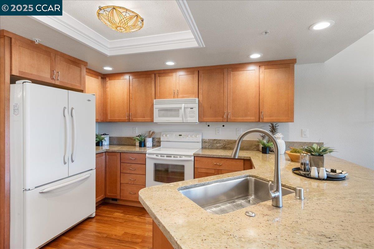 Detail Gallery Image 15 of 60 For 5501 Terra Granada Dr 2a,  Walnut Creek,  CA 94595 - 2 Beds | 2 Baths