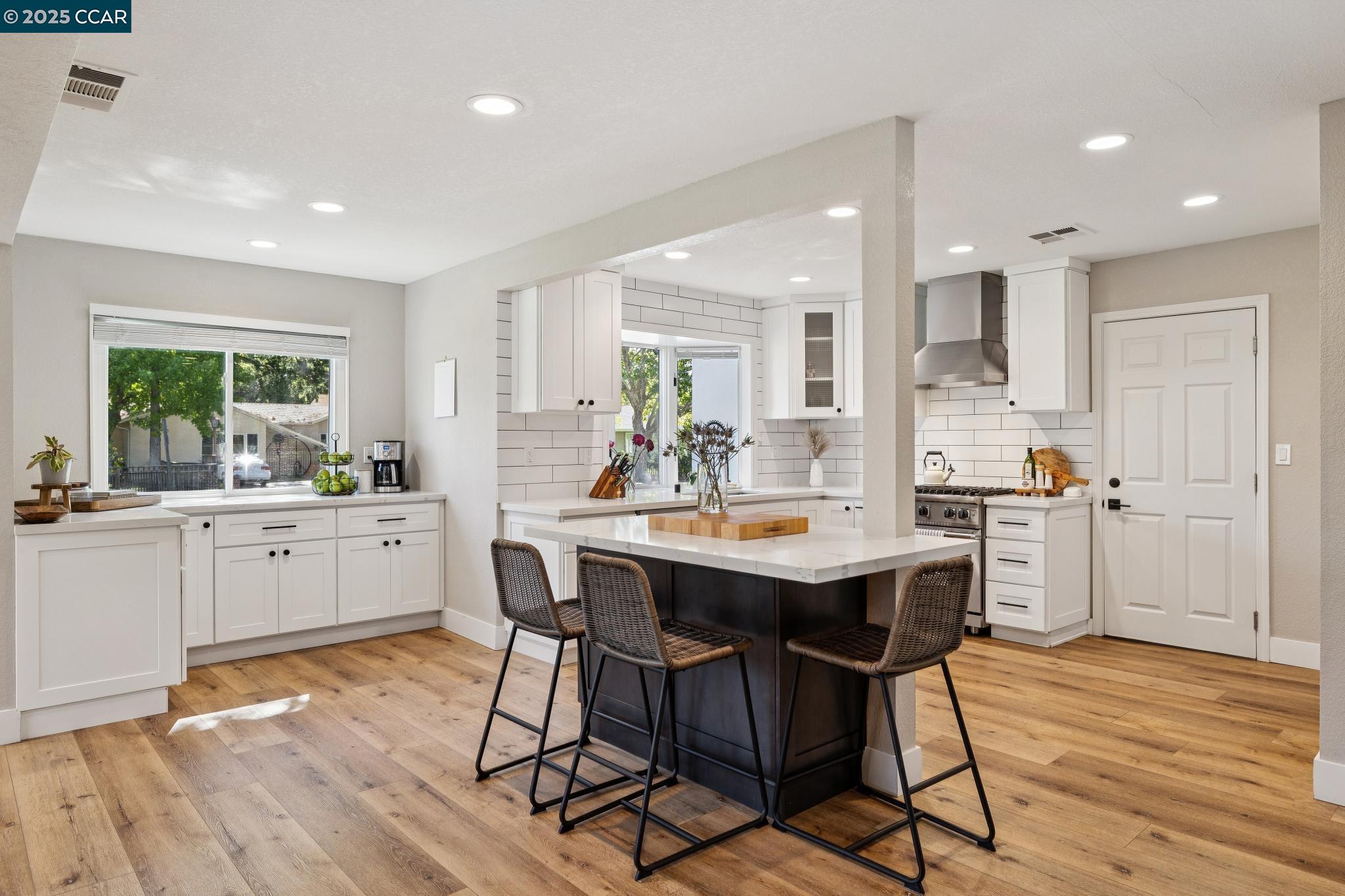 Detail Gallery Image 12 of 38 For 101 Patterson Blvd, Pleasant Hill,  CA 94523 - 3 Beds | 2 Baths
