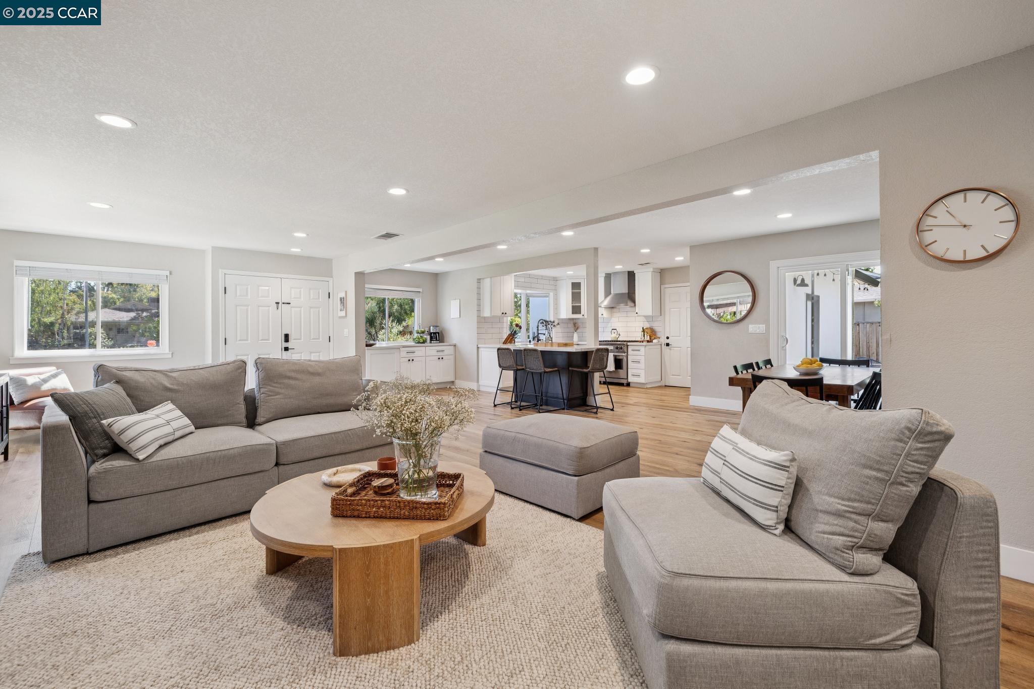 Detail Gallery Image 6 of 38 For 101 Patterson Blvd, Pleasant Hill,  CA 94523 - 3 Beds | 2 Baths