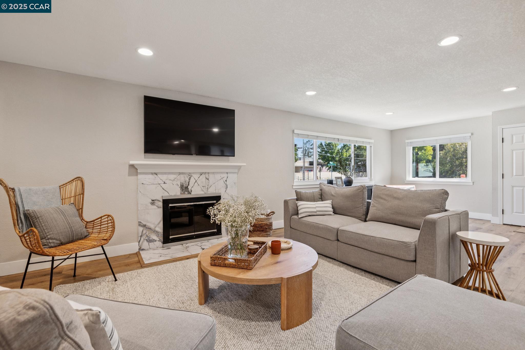 Detail Gallery Image 9 of 38 For 101 Patterson Blvd, Pleasant Hill,  CA 94523 - 3 Beds | 2 Baths