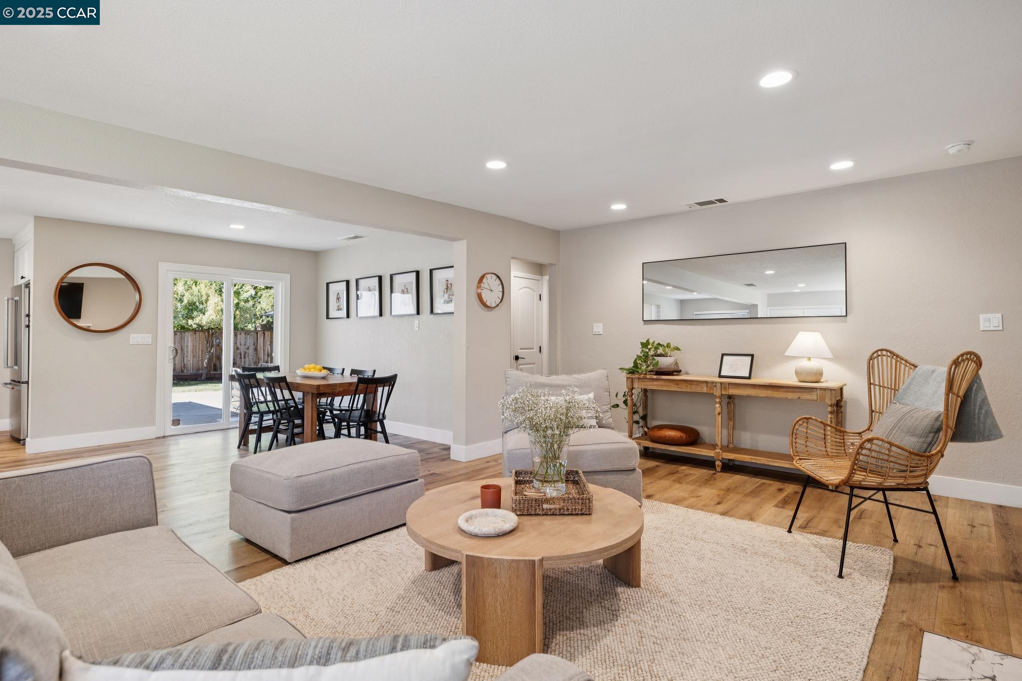 Detail Gallery Image 10 of 38 For 101 Patterson Blvd, Pleasant Hill,  CA 94523 - 3 Beds | 2 Baths