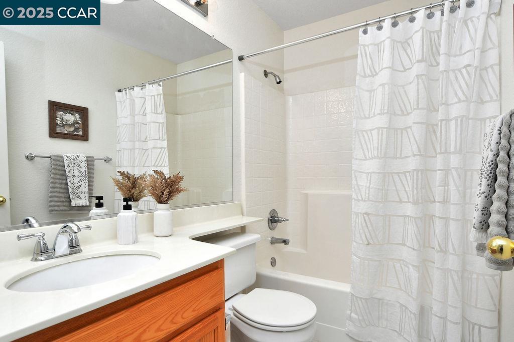 Detail Gallery Image 13 of 29 For 1024 Sandstone Ct, Antioch,  CA 94531 - 3 Beds | 2 Baths