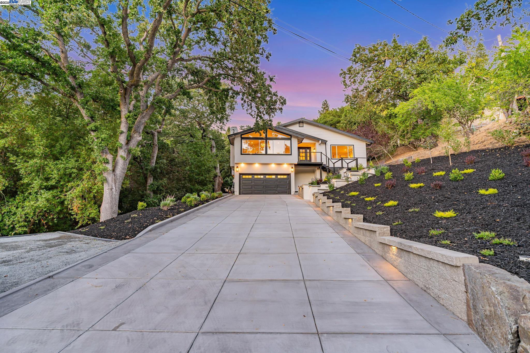 Detail Gallery Image 1 of 60 For 15 Manzanita Terrace, Orinda,  CA 94563 - 5 Beds | 3/1 Baths