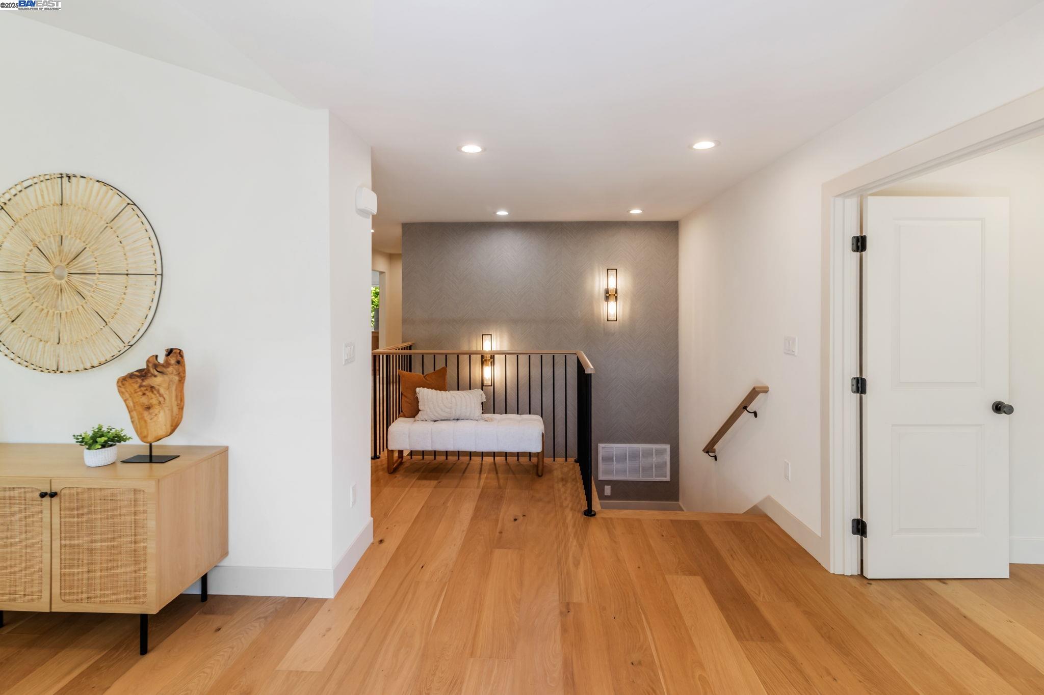 Detail Gallery Image 24 of 60 For 15 Manzanita Terrace, Orinda,  CA 94563 - 5 Beds | 3/1 Baths
