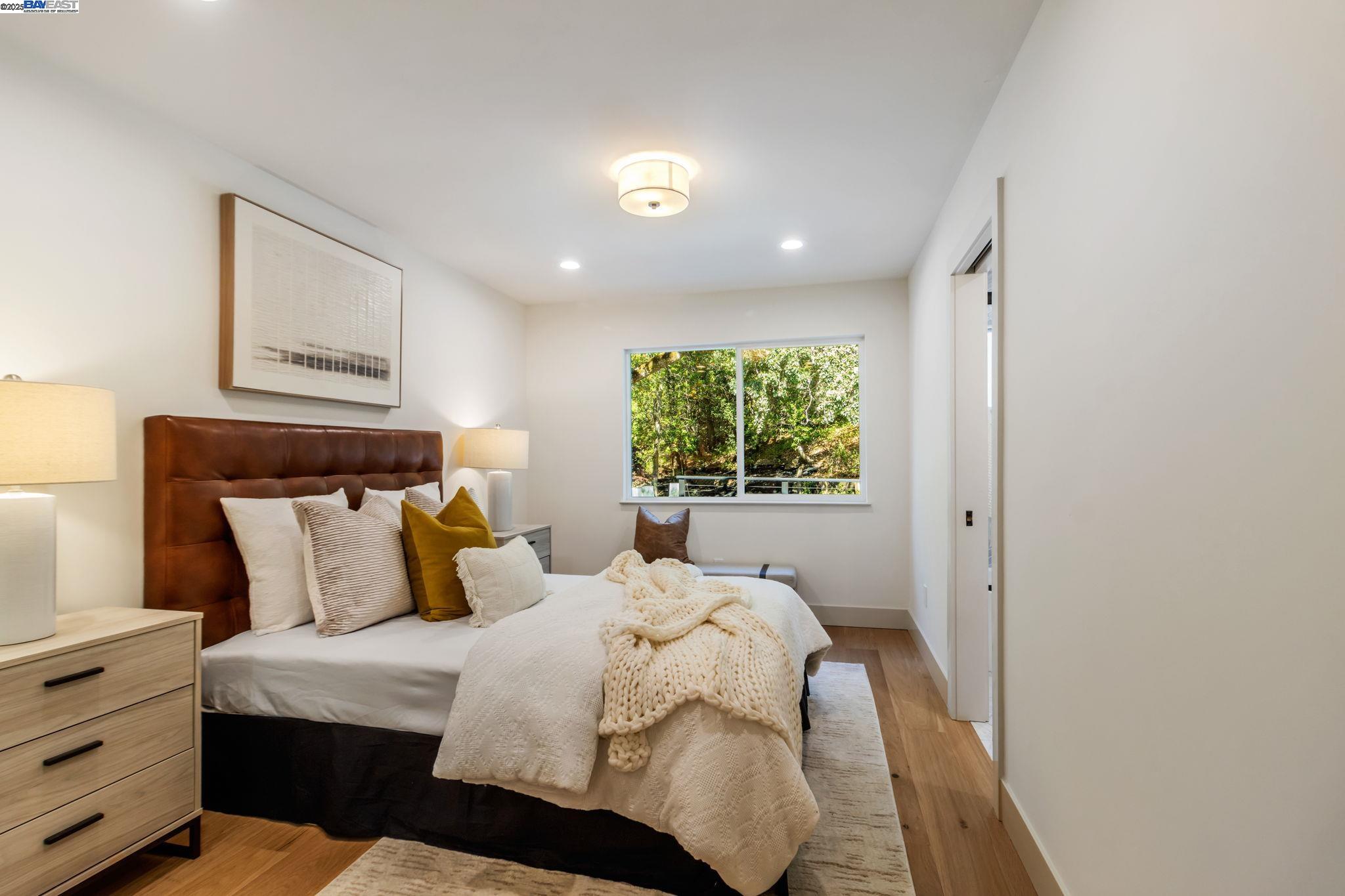 Detail Gallery Image 25 of 60 For 15 Manzanita Terrace, Orinda,  CA 94563 - 5 Beds | 3/1 Baths