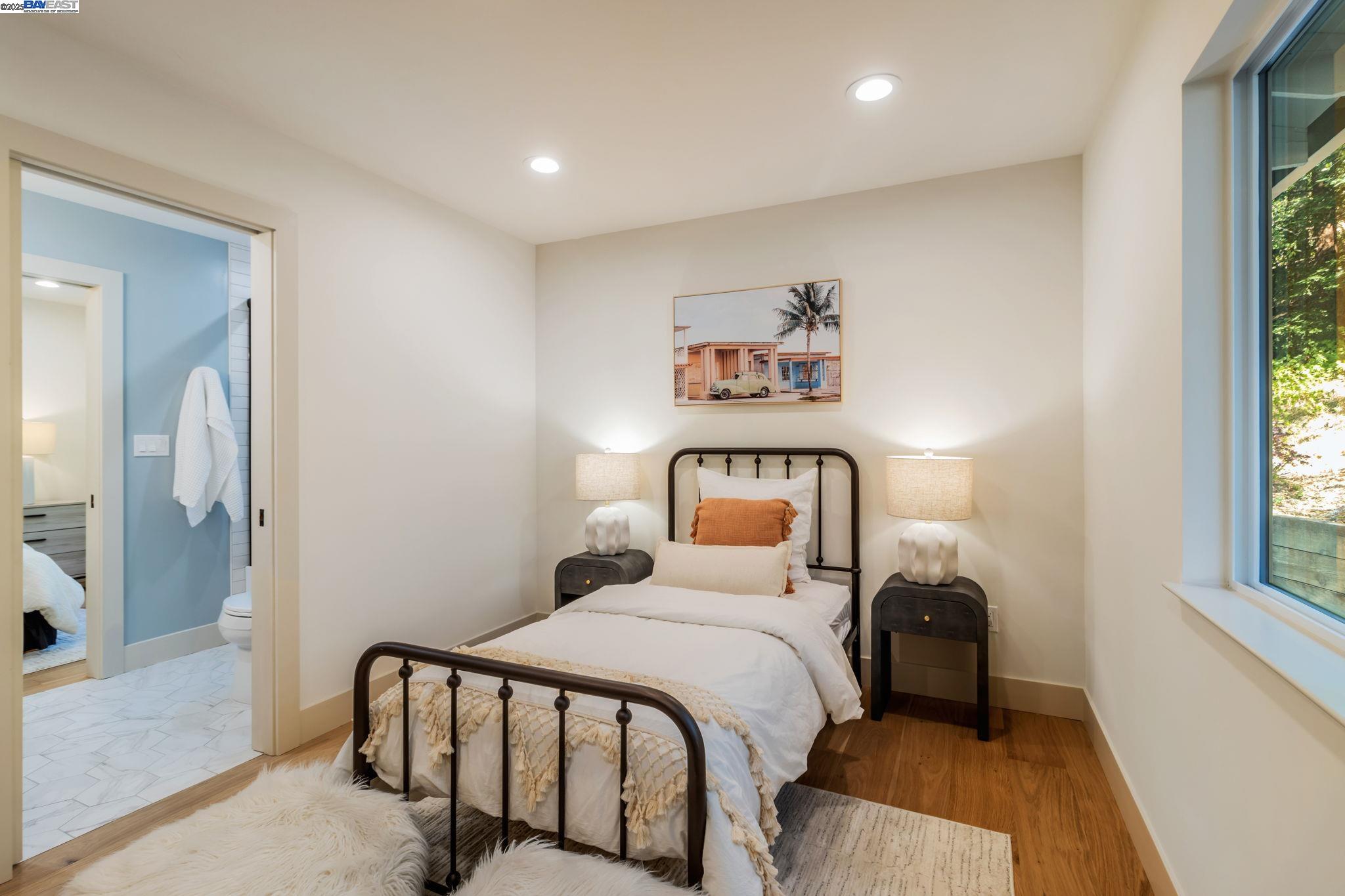 Detail Gallery Image 29 of 60 For 15 Manzanita Terrace, Orinda,  CA 94563 - 5 Beds | 3/1 Baths
