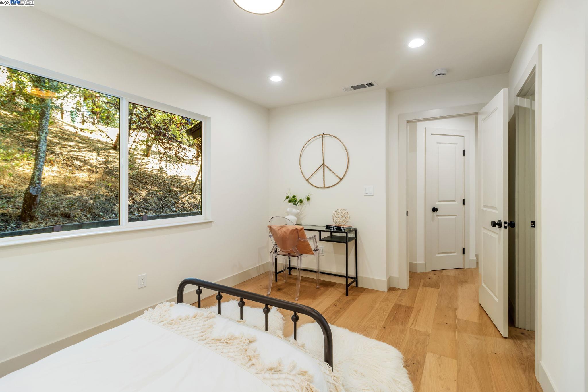 Detail Gallery Image 30 of 60 For 15 Manzanita Terrace, Orinda,  CA 94563 - 5 Beds | 3/1 Baths
