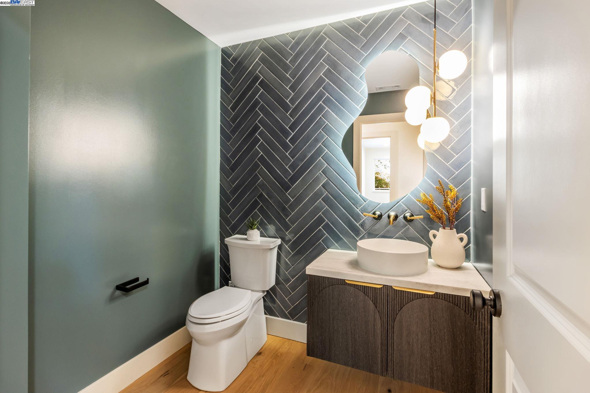 Detail Gallery Image 32 of 60 For 15 Manzanita Terrace, Orinda,  CA 94563 - 5 Beds | 3/1 Baths