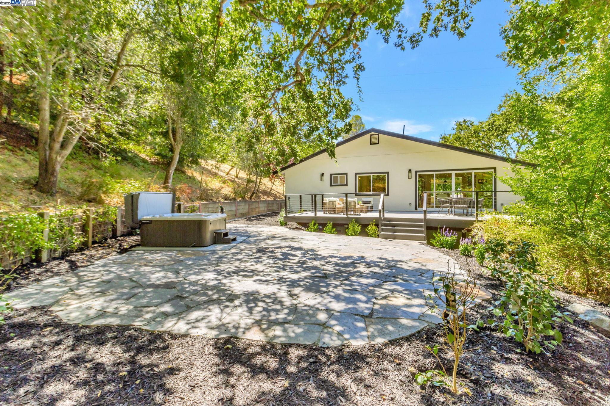Detail Gallery Image 40 of 60 For 15 Manzanita Terrace, Orinda,  CA 94563 - 5 Beds | 3/1 Baths