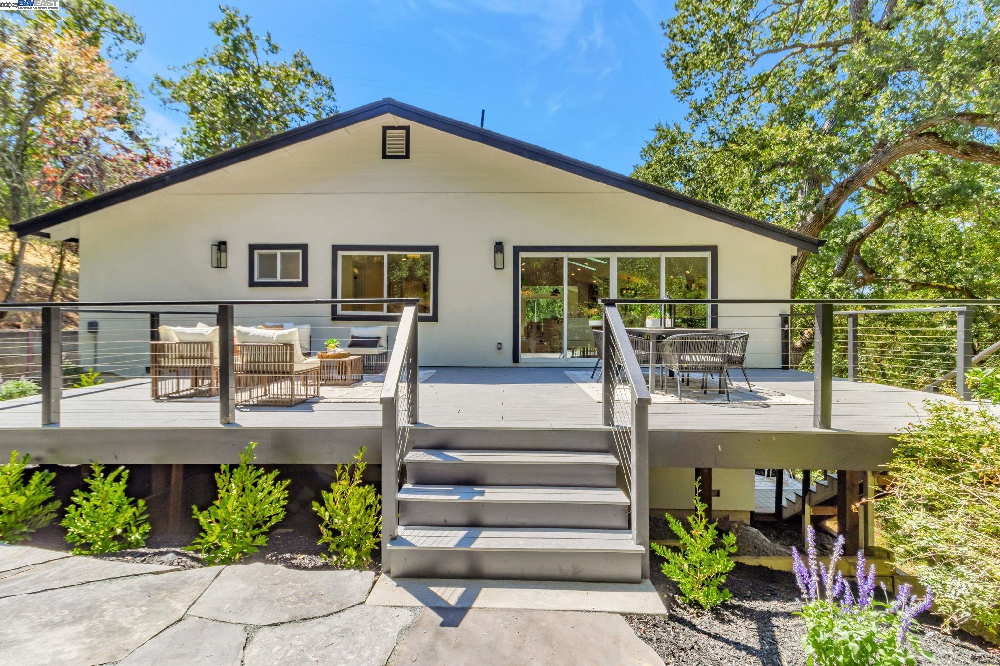 Detail Gallery Image 43 of 60 For 15 Manzanita Terrace, Orinda,  CA 94563 - 5 Beds | 3/1 Baths