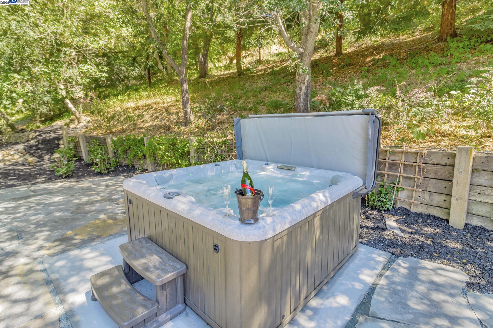 Detail Gallery Image 44 of 60 For 15 Manzanita Terrace, Orinda,  CA 94563 - 5 Beds | 3/1 Baths