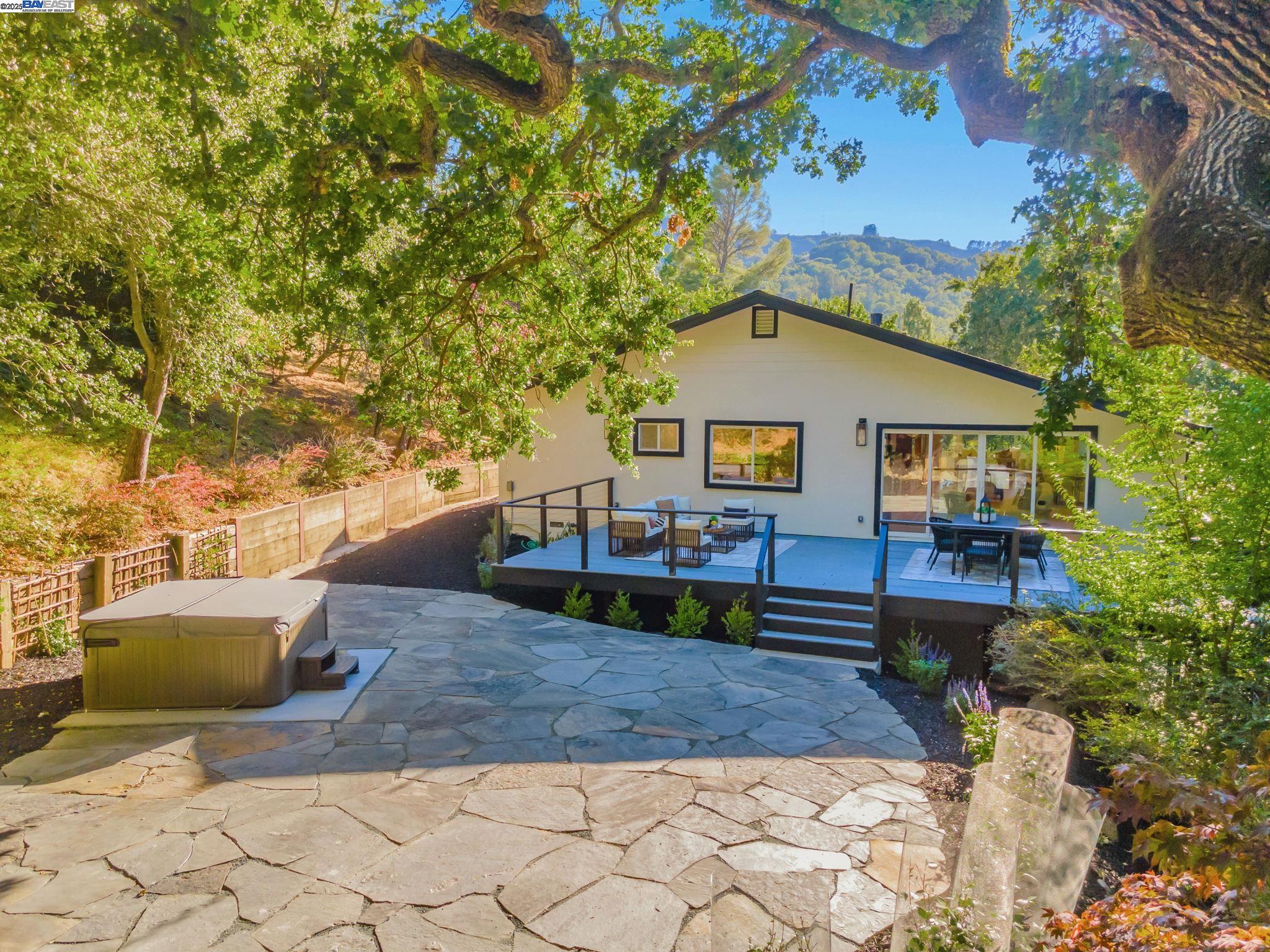 Detail Gallery Image 45 of 60 For 15 Manzanita Terrace, Orinda,  CA 94563 - 5 Beds | 3/1 Baths