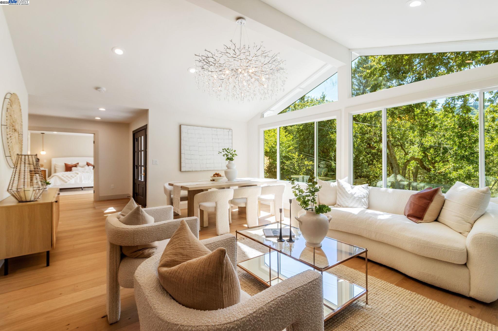 Detail Gallery Image 8 of 60 For 15 Manzanita Terrace, Orinda,  CA 94563 - 5 Beds | 3/1 Baths