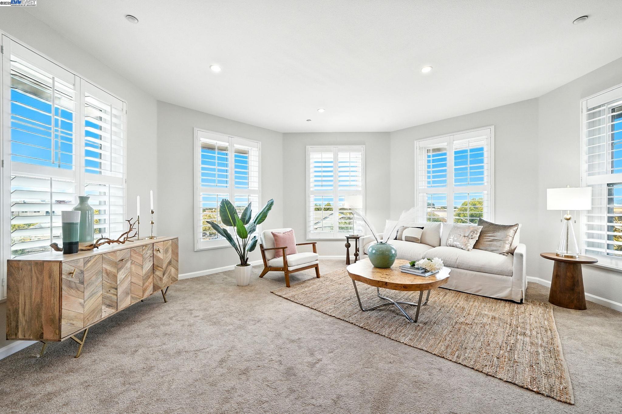 Detail Gallery Image 1 of 31 For 1121 40th St #1401,  Emeryville,  CA 94608 - 2 Beds | 2 Baths