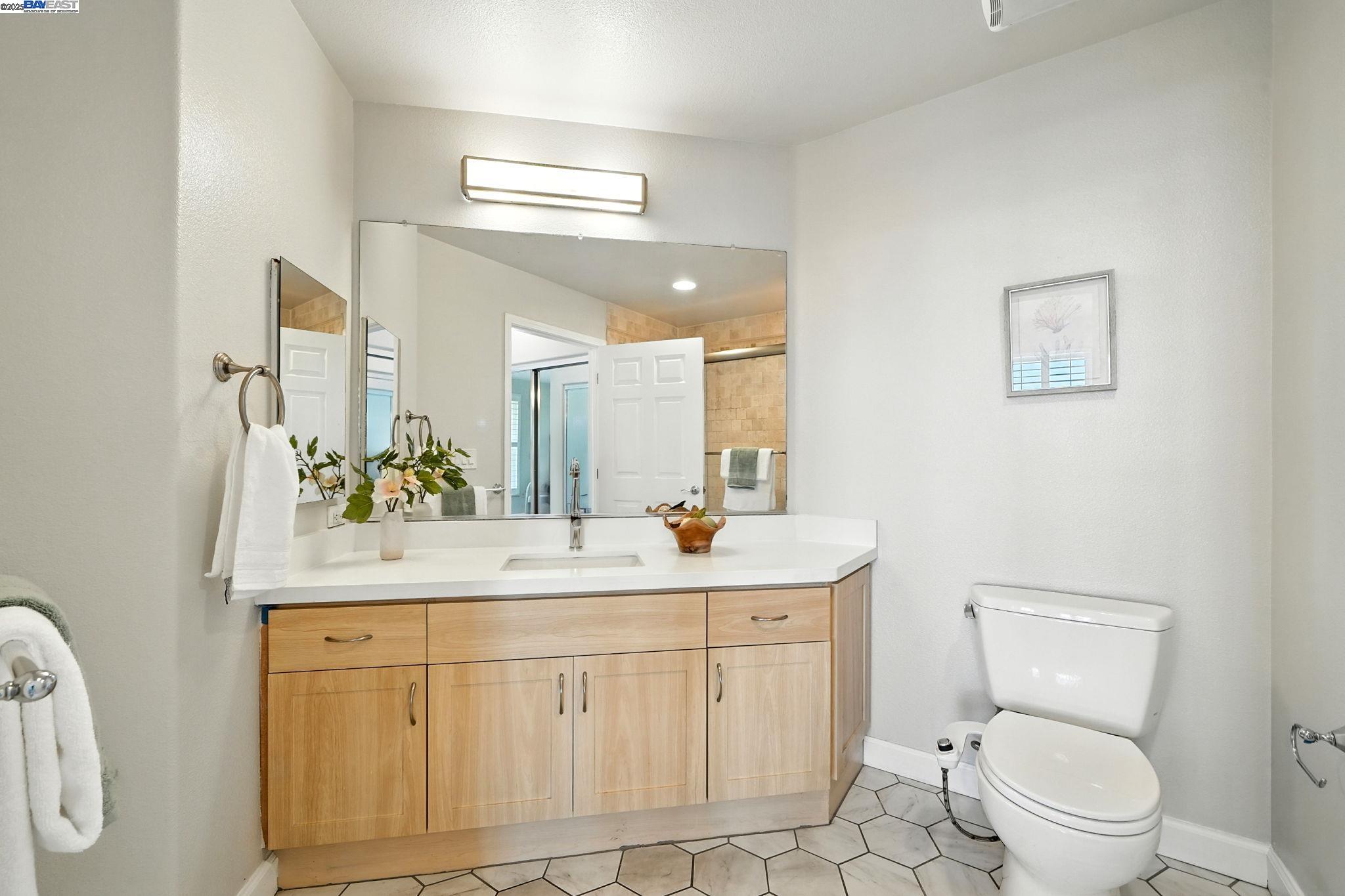 Detail Gallery Image 17 of 31 For 1121 40th St #1401,  Emeryville,  CA 94608 - 2 Beds | 2 Baths