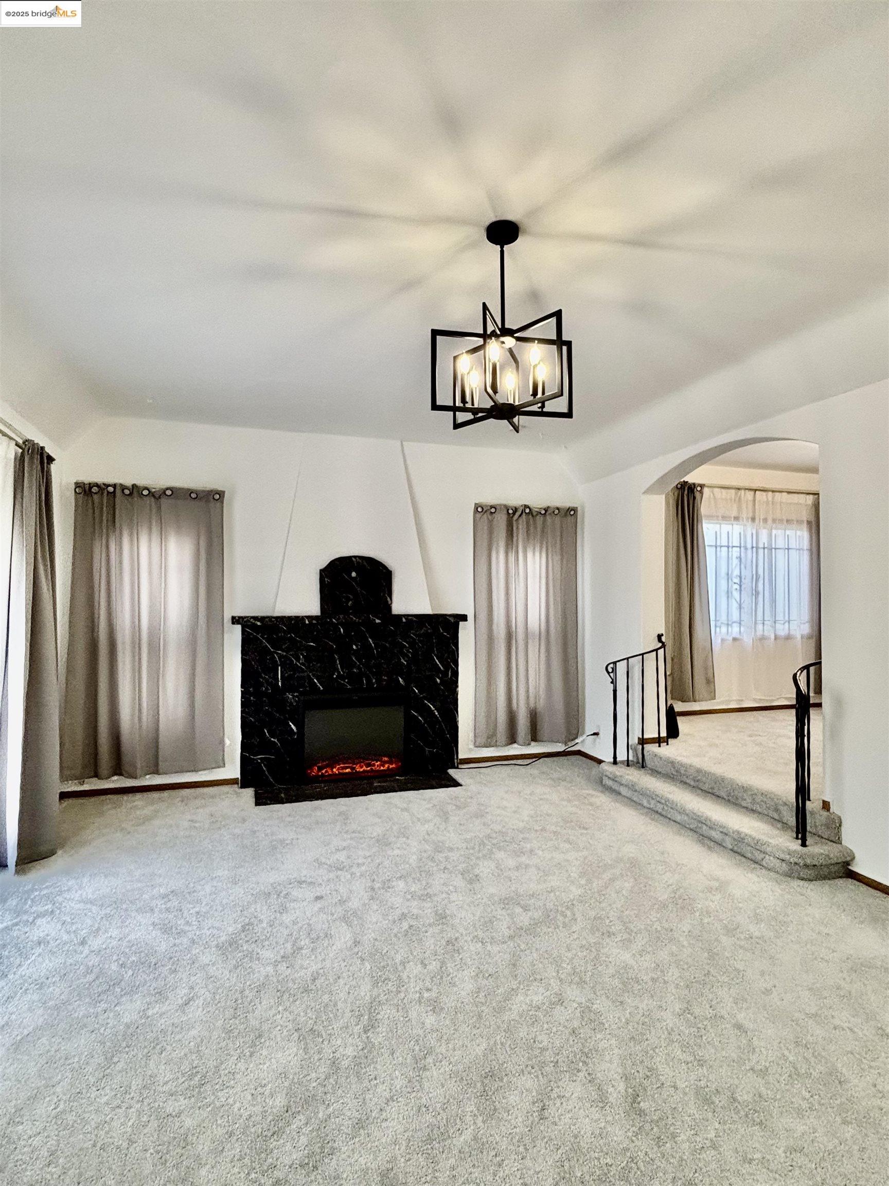 Detail Gallery Image 2 of 15 For 3728 Suter Street, Oakland,  CA 94619 - 2 Beds | 1/1 Baths