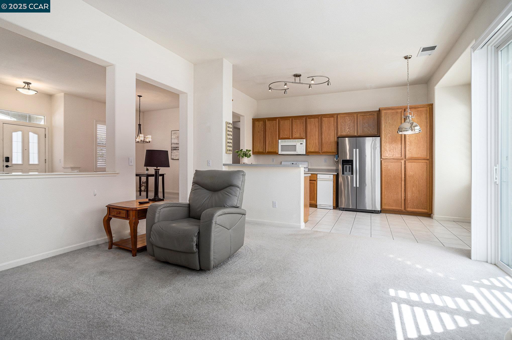 Detail Gallery Image 7 of 24 For 124 Liberty Ln, Brentwood,  CA 94513 - 2 Beds | 2 Baths