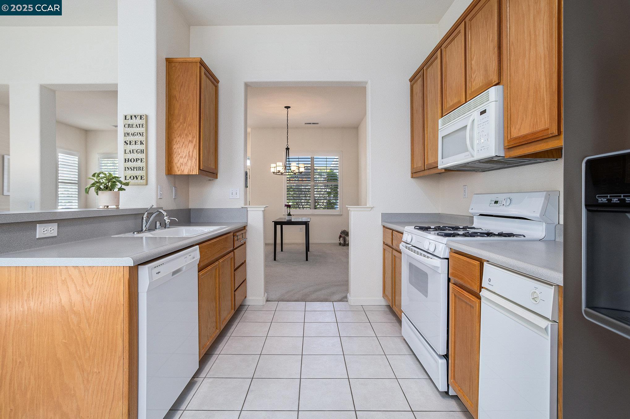 Detail Gallery Image 9 of 24 For 124 Liberty Ln, Brentwood,  CA 94513 - 2 Beds | 2 Baths