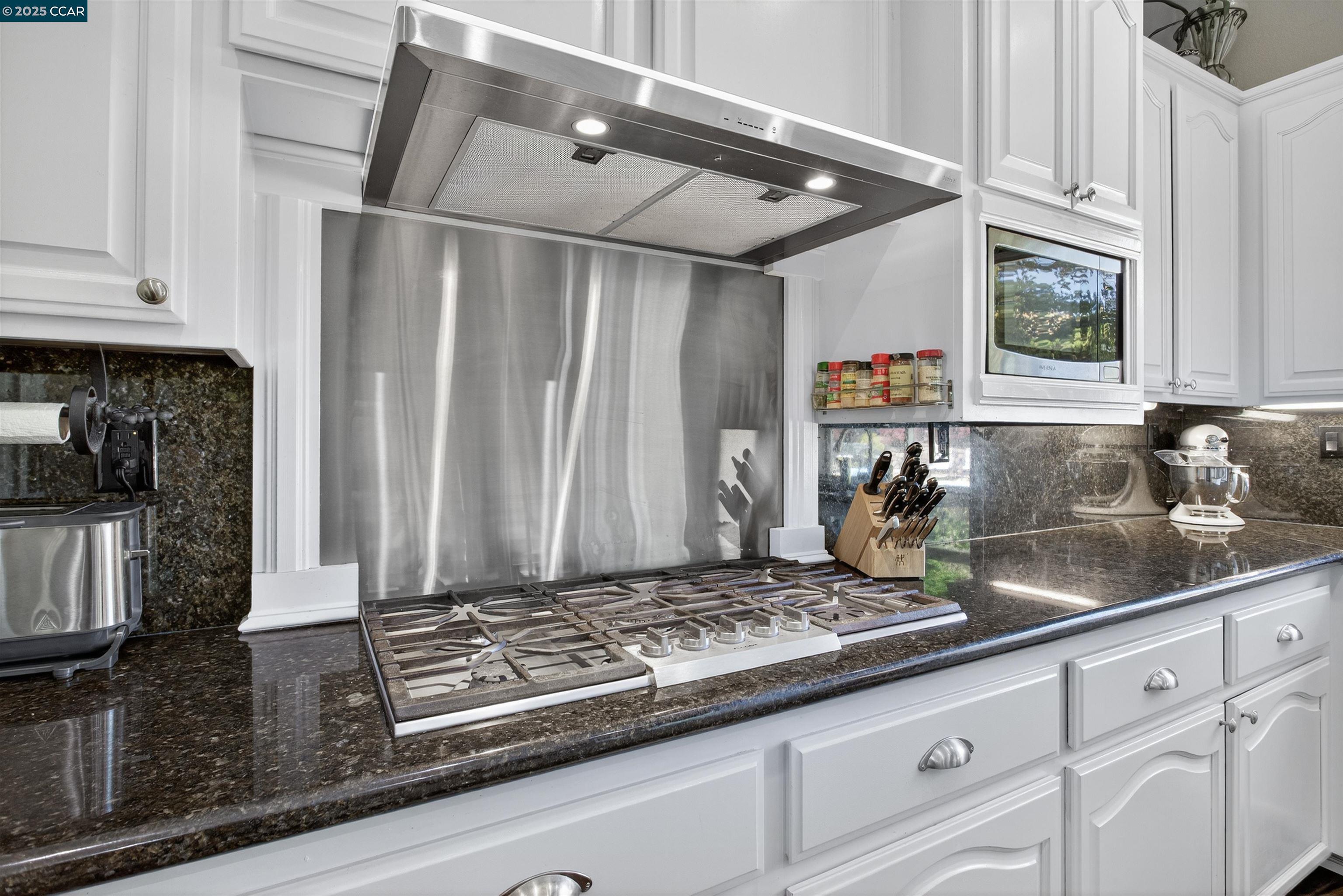 Detail Gallery Image 13 of 40 For 9003 Elk Dr, Clayton,  CA 94517 - 4 Beds | 3 Baths