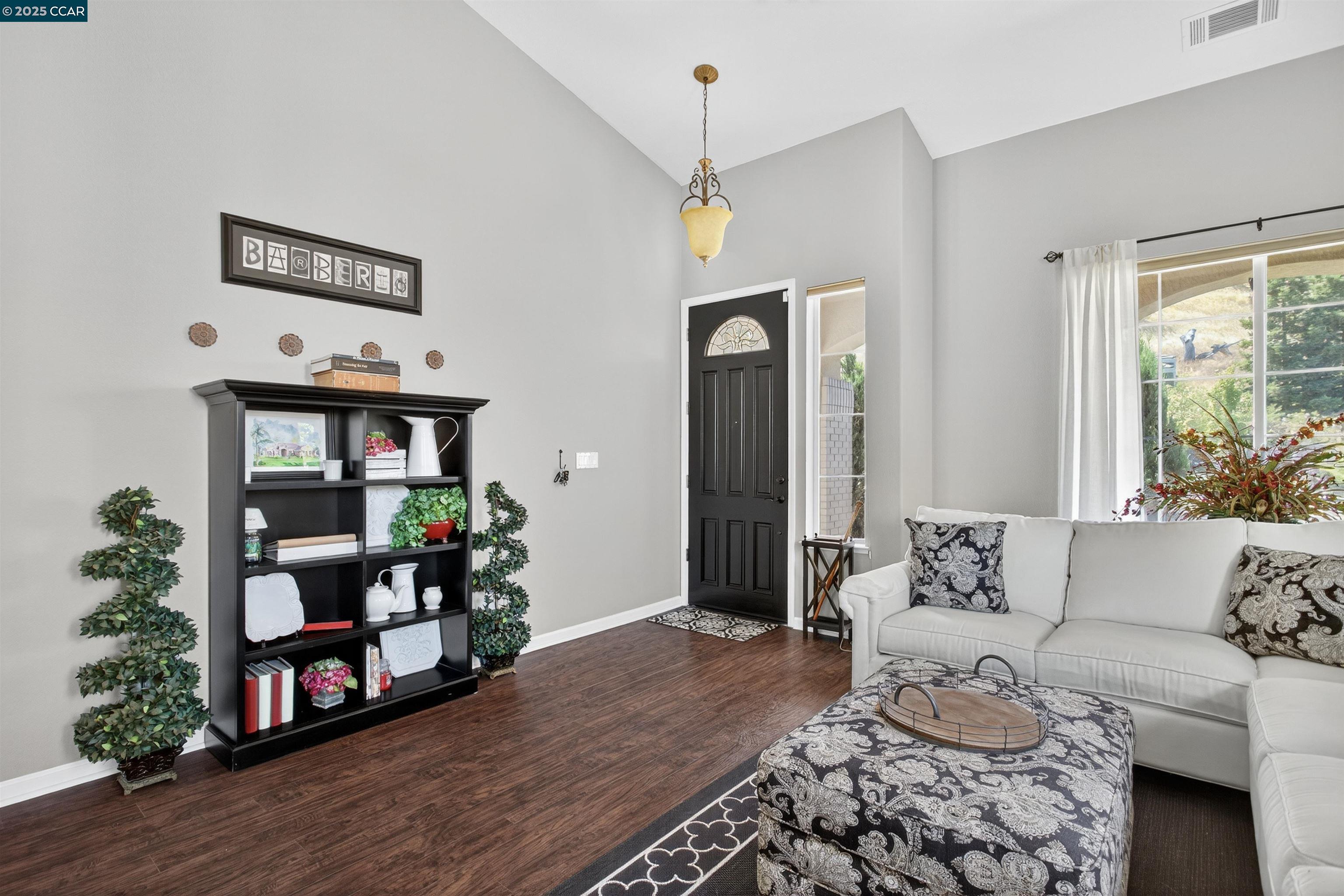 Detail Gallery Image 4 of 40 For 9003 Elk Dr, Clayton,  CA 94517 - 4 Beds | 3 Baths