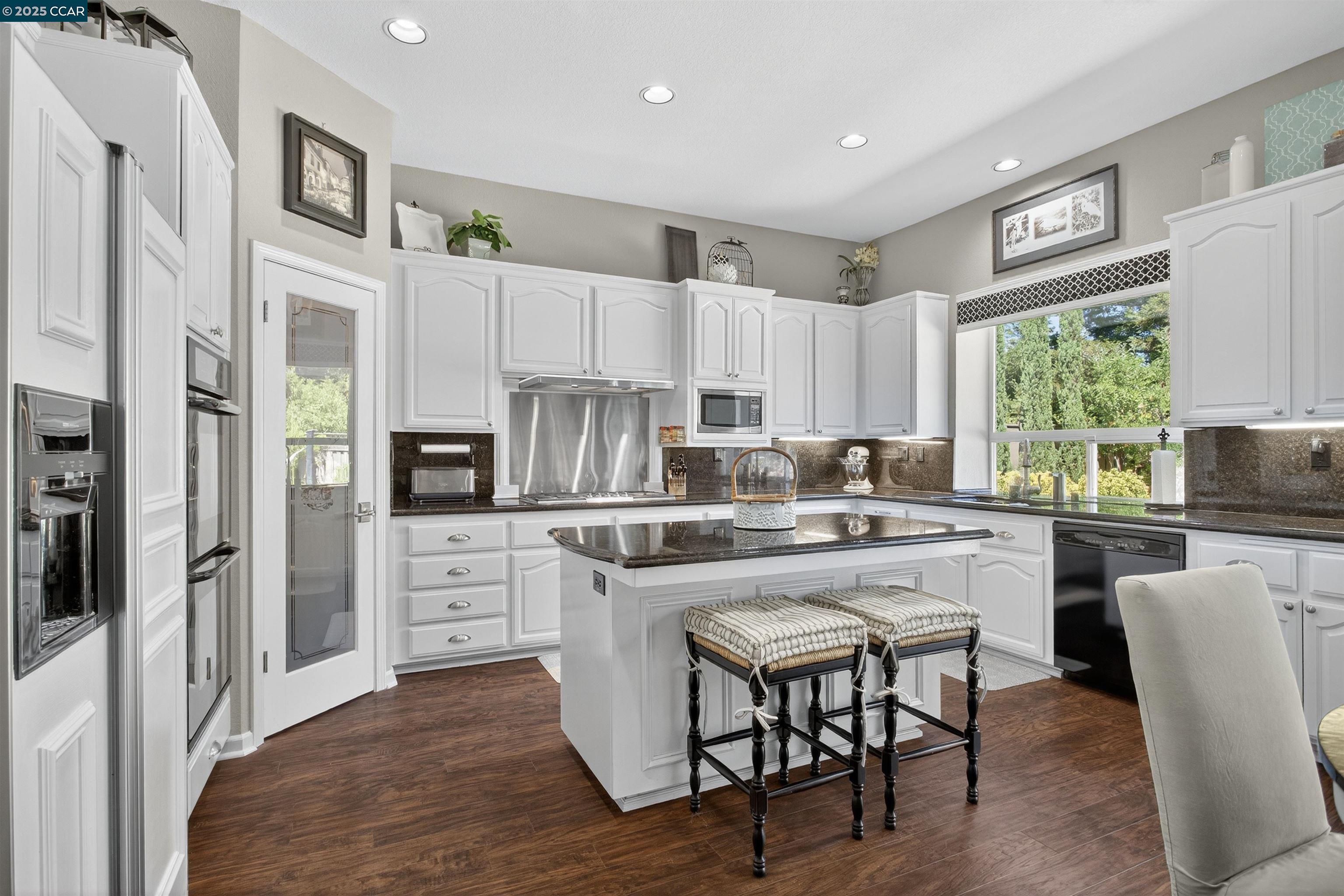 Detail Gallery Image 9 of 40 For 9003 Elk Dr, Clayton,  CA 94517 - 4 Beds | 3 Baths
