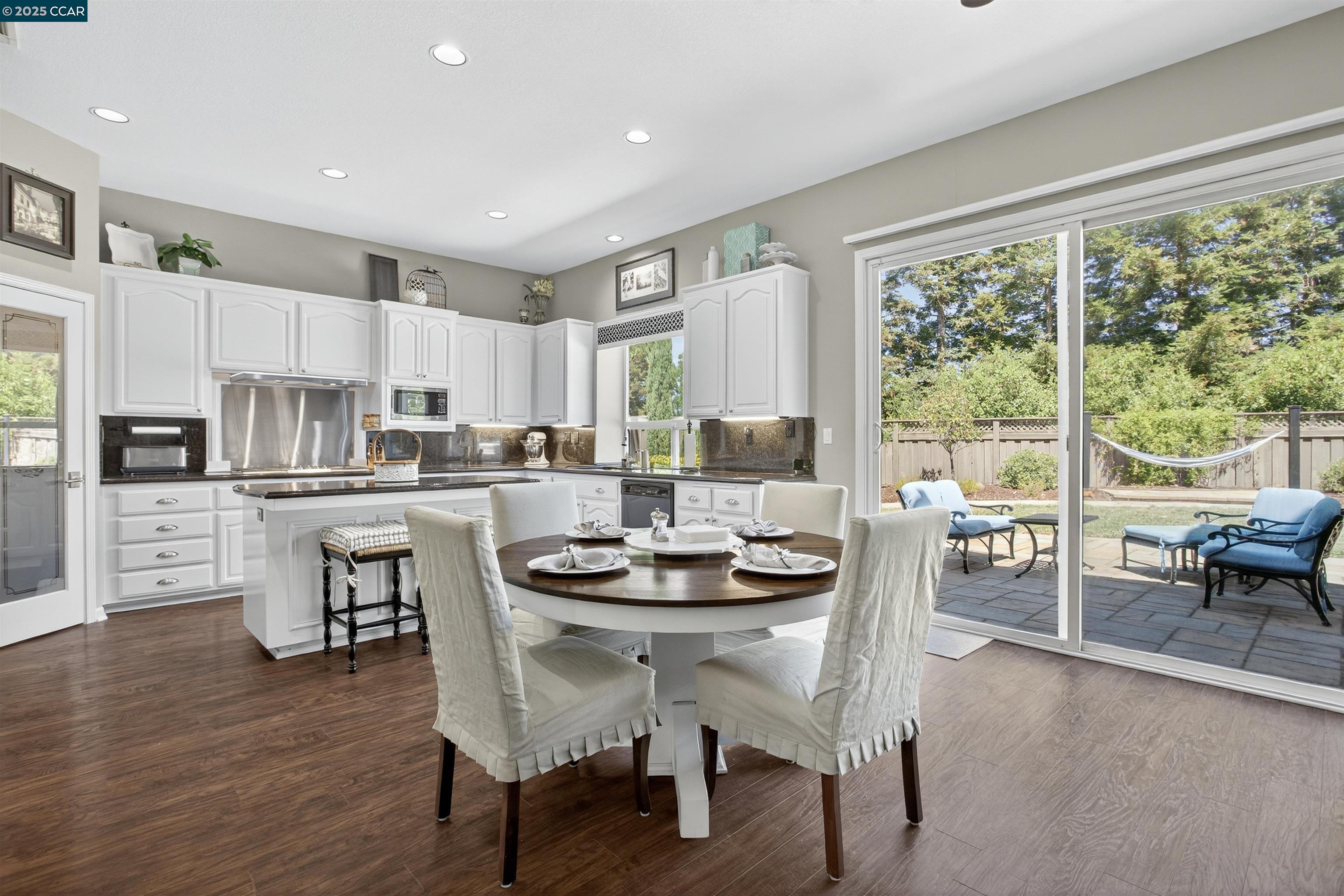 Detail Gallery Image 10 of 40 For 9003 Elk Dr, Clayton,  CA 94517 - 4 Beds | 3 Baths