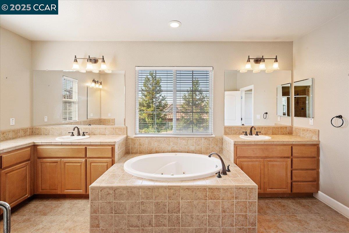 Detail Gallery Image 18 of 38 For 2901 Embleton Ln, San Ramon,  CA 94582 - 5 Beds | 3 Baths