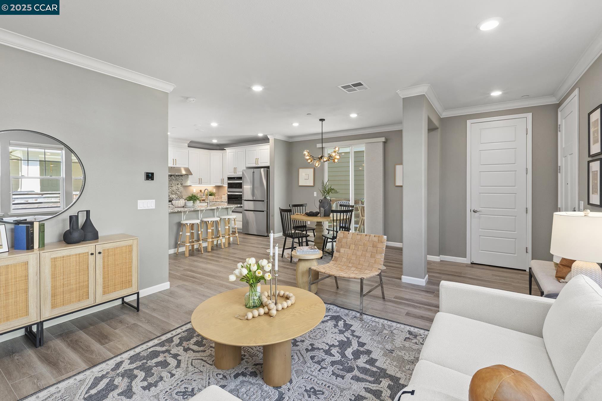 Detail Gallery Image 2 of 52 For 118 Wallace Cir, Moraga,  CA 94556 - 5 Beds | 3/1 Baths