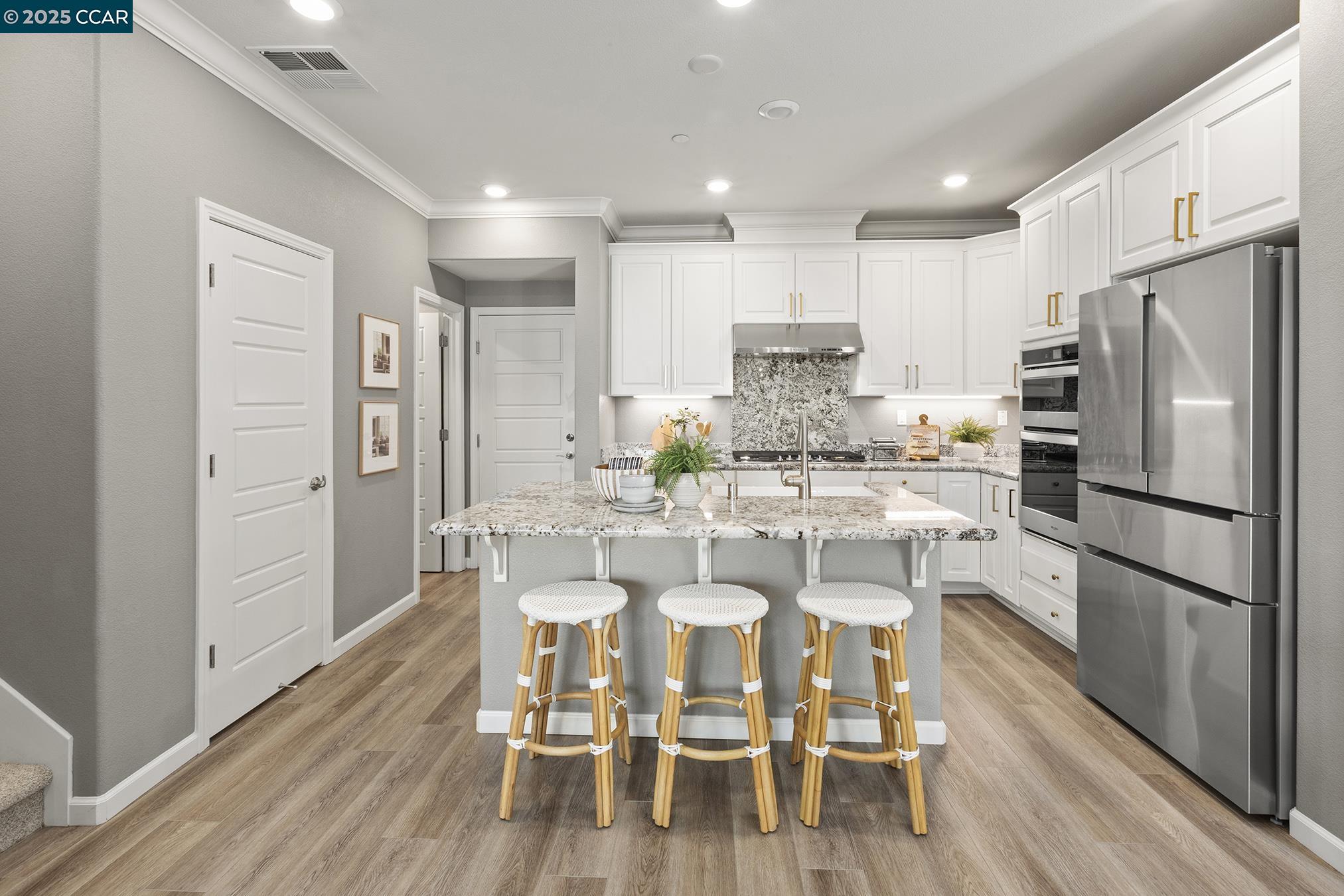 Detail Gallery Image 13 of 52 For 118 Wallace Cir, Moraga,  CA 94556 - 5 Beds | 3/1 Baths