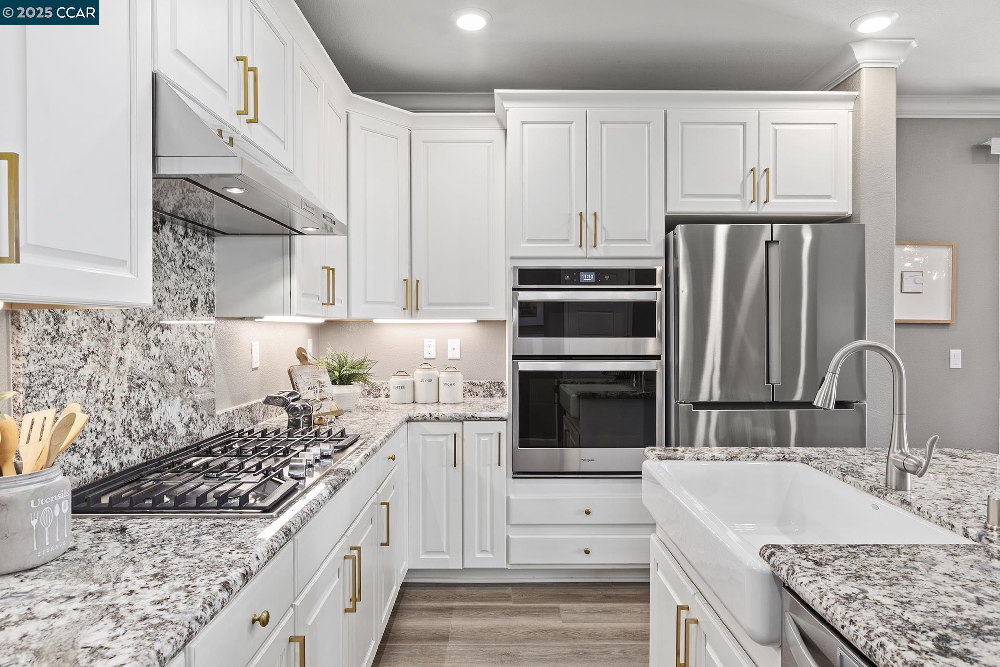 Detail Gallery Image 16 of 52 For 118 Wallace Cir, Moraga,  CA 94556 - 5 Beds | 3/1 Baths
