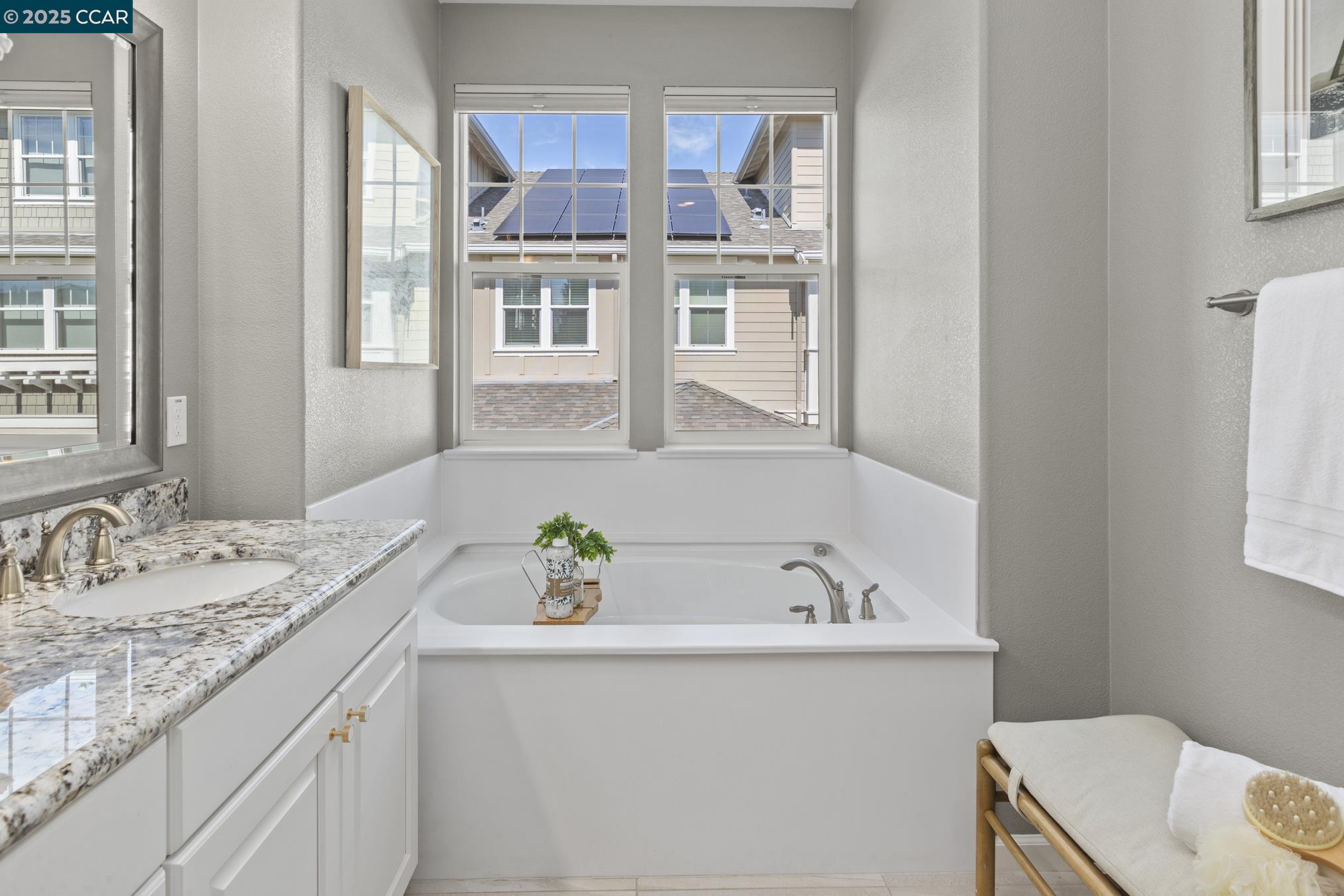 Detail Gallery Image 22 of 52 For 118 Wallace Cir, Moraga,  CA 94556 - 5 Beds | 3/1 Baths
