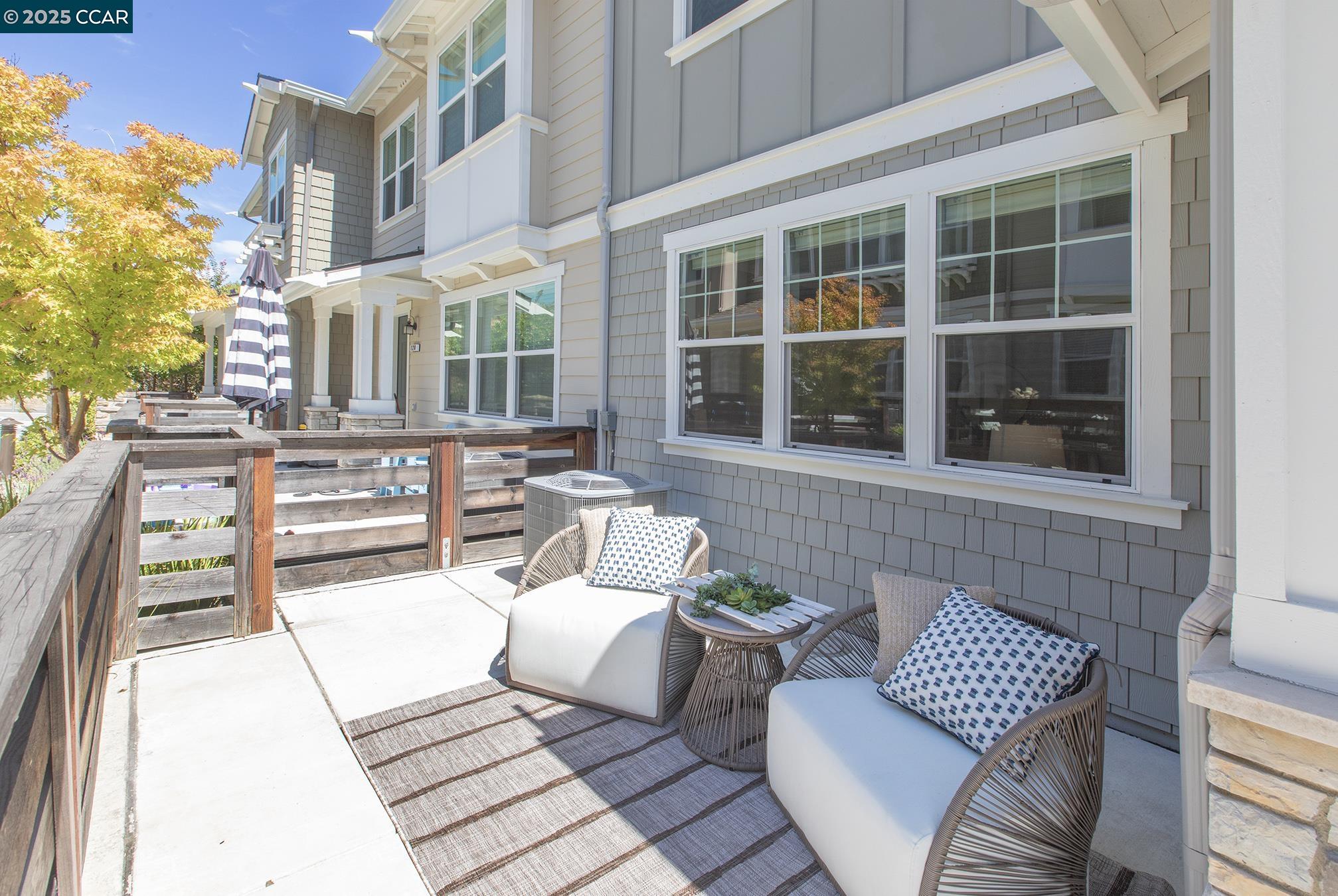 Detail Gallery Image 38 of 52 For 118 Wallace Cir, Moraga,  CA 94556 - 5 Beds | 3/1 Baths