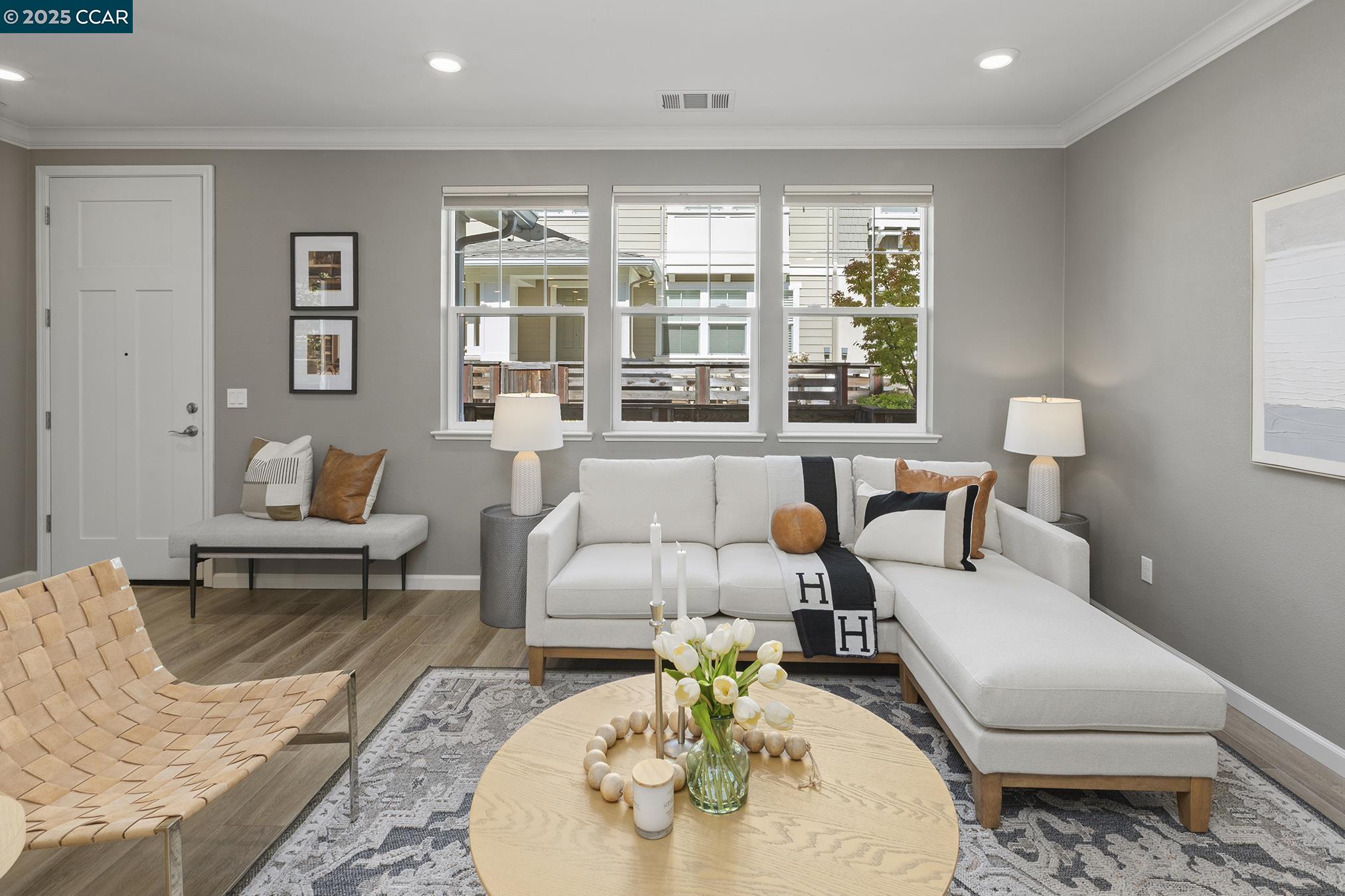 Detail Gallery Image 5 of 52 For 118 Wallace Cir, Moraga,  CA 94556 - 5 Beds | 3/1 Baths