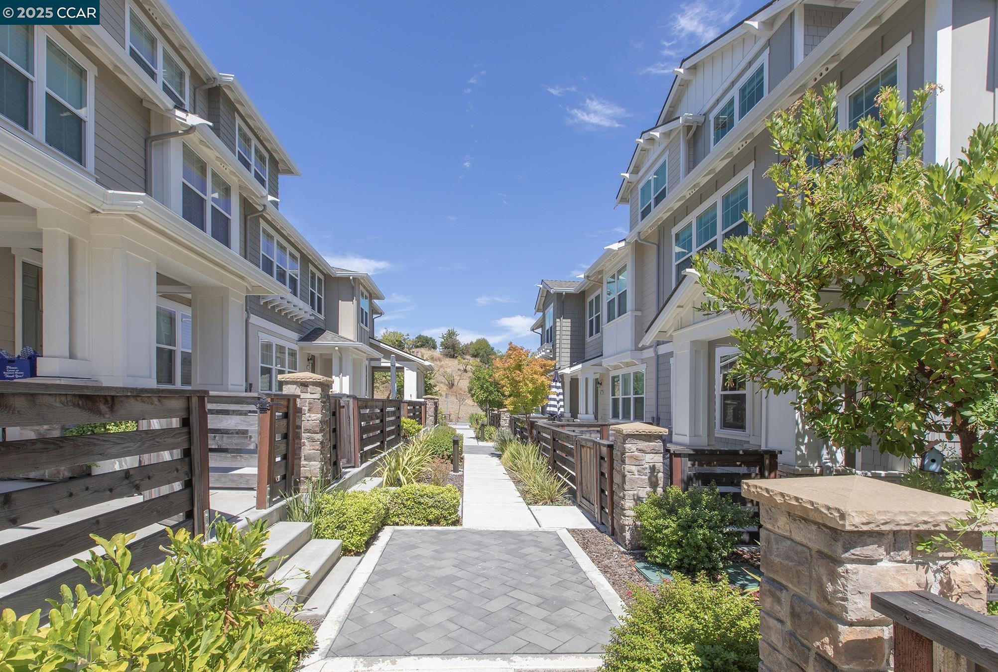 Detail Gallery Image 44 of 52 For 118 Wallace Cir, Moraga,  CA 94556 - 5 Beds | 3/1 Baths