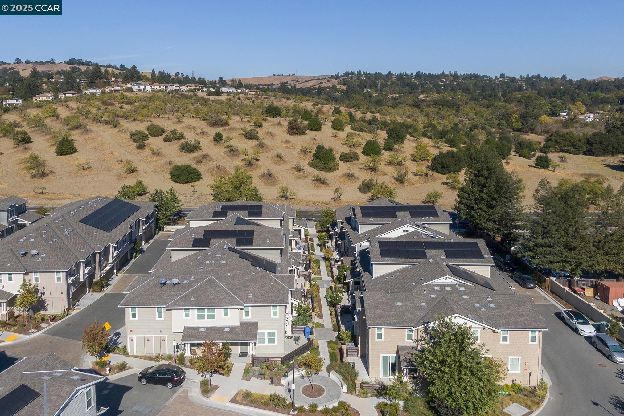 Detail Gallery Image 46 of 52 For 118 Wallace Cir, Moraga,  CA 94556 - 5 Beds | 3/1 Baths