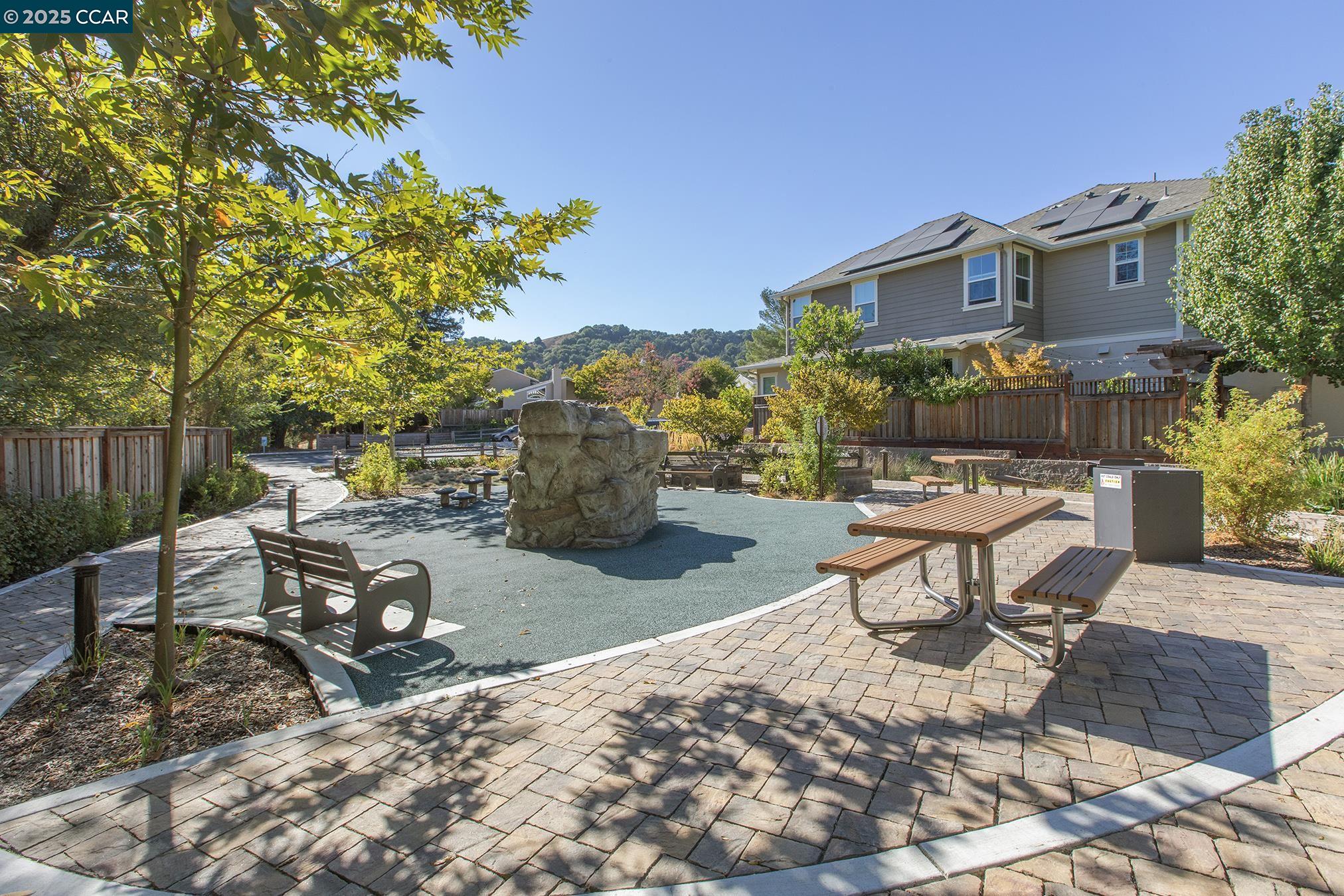 Detail Gallery Image 48 of 52 For 118 Wallace Cir, Moraga,  CA 94556 - 5 Beds | 3/1 Baths
