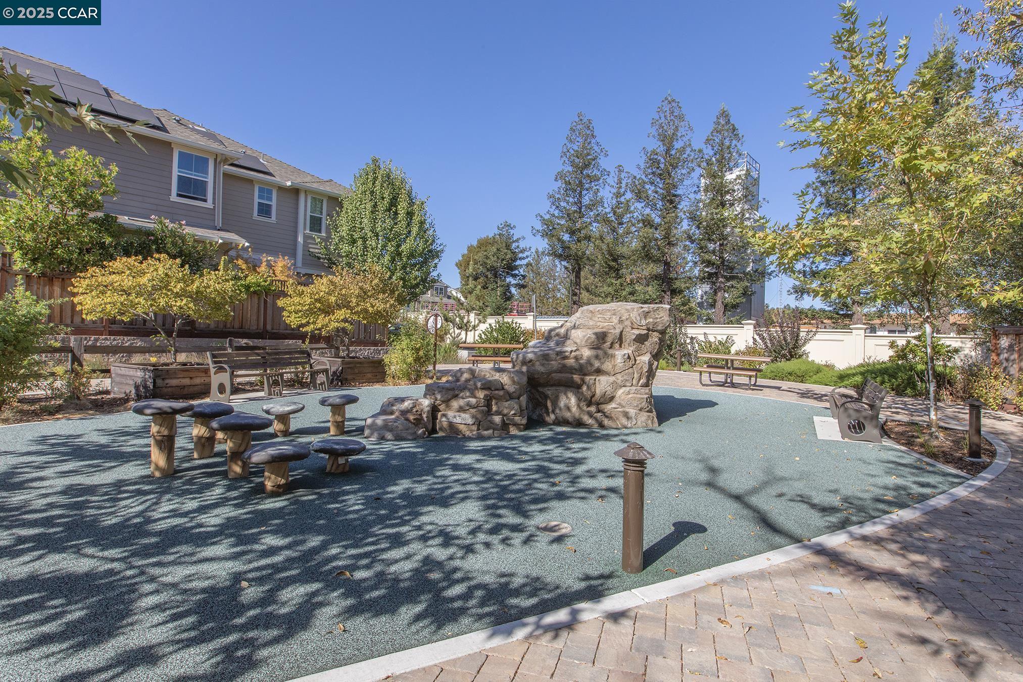 Detail Gallery Image 49 of 52 For 118 Wallace Cir, Moraga,  CA 94556 - 5 Beds | 3/1 Baths