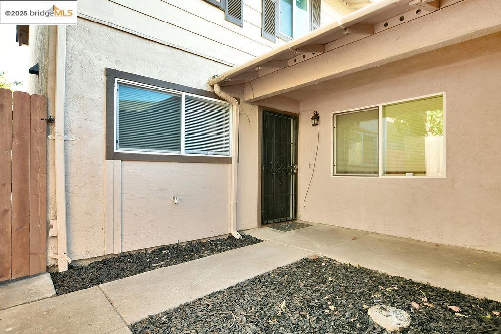 Detail Gallery Image 4 of 25 For 1714 Magnolia Way, Antioch,  CA 94509 - 4 Beds | 2/1 Baths