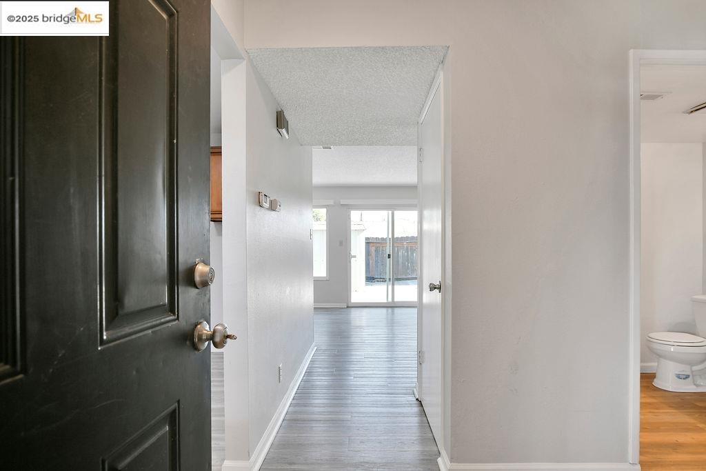 Detail Gallery Image 5 of 25 For 1714 Magnolia Way, Antioch,  CA 94509 - 4 Beds | 2/1 Baths