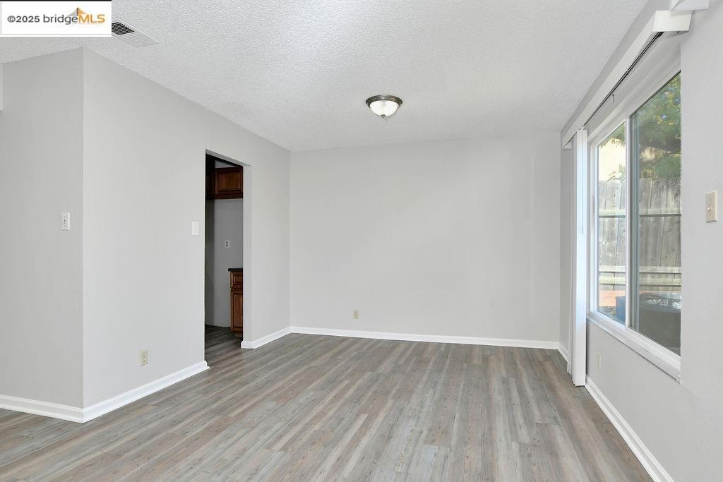 Detail Gallery Image 8 of 25 For 1714 Magnolia Way, Antioch,  CA 94509 - 4 Beds | 2/1 Baths
