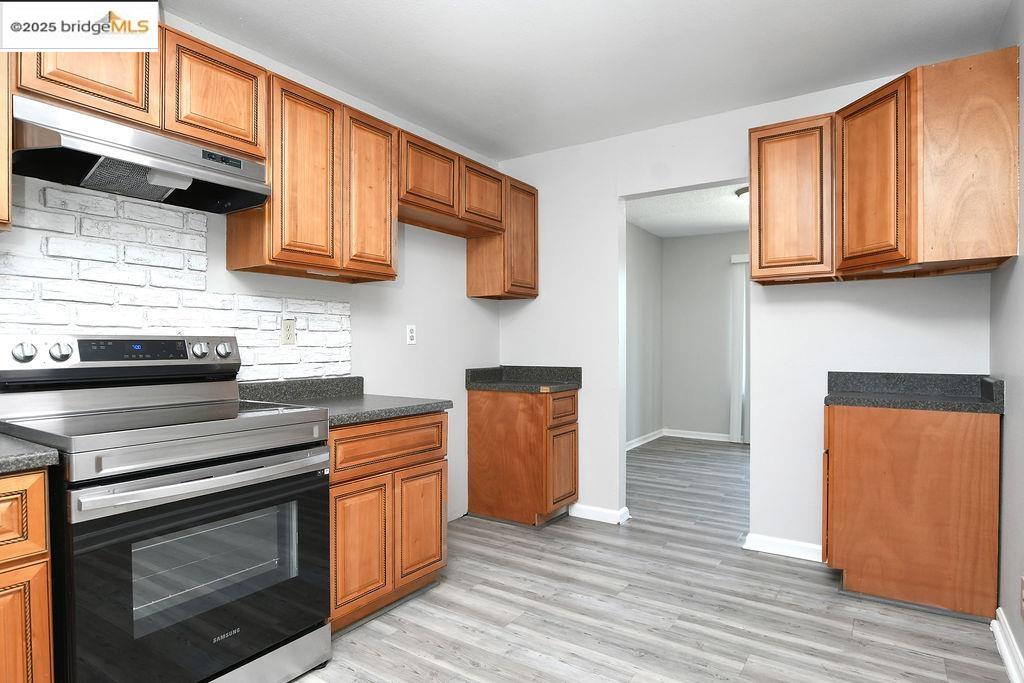 Detail Gallery Image 10 of 25 For 1714 Magnolia Way, Antioch,  CA 94509 - 4 Beds | 2/1 Baths