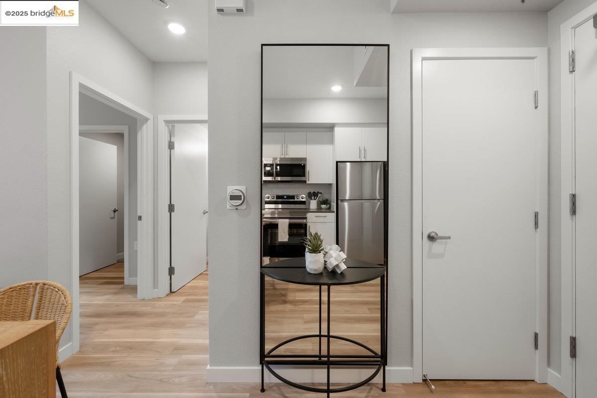 Detail Gallery Image 13 of 42 For 260 Brooklyn Basin Way #409,  Oakland,  CA 94606 - 1 Beds | 1 Baths