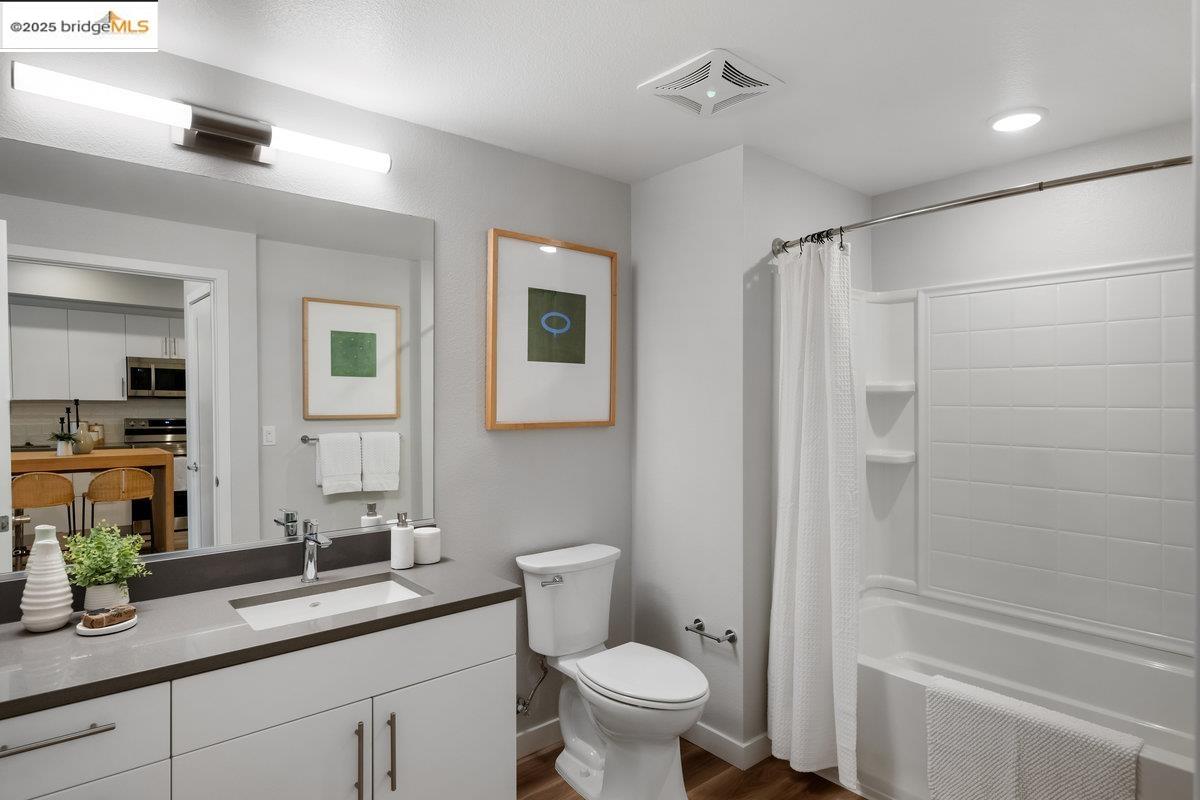 Detail Gallery Image 17 of 42 For 260 Brooklyn Basin Way #409,  Oakland,  CA 94606 - 1 Beds | 1 Baths