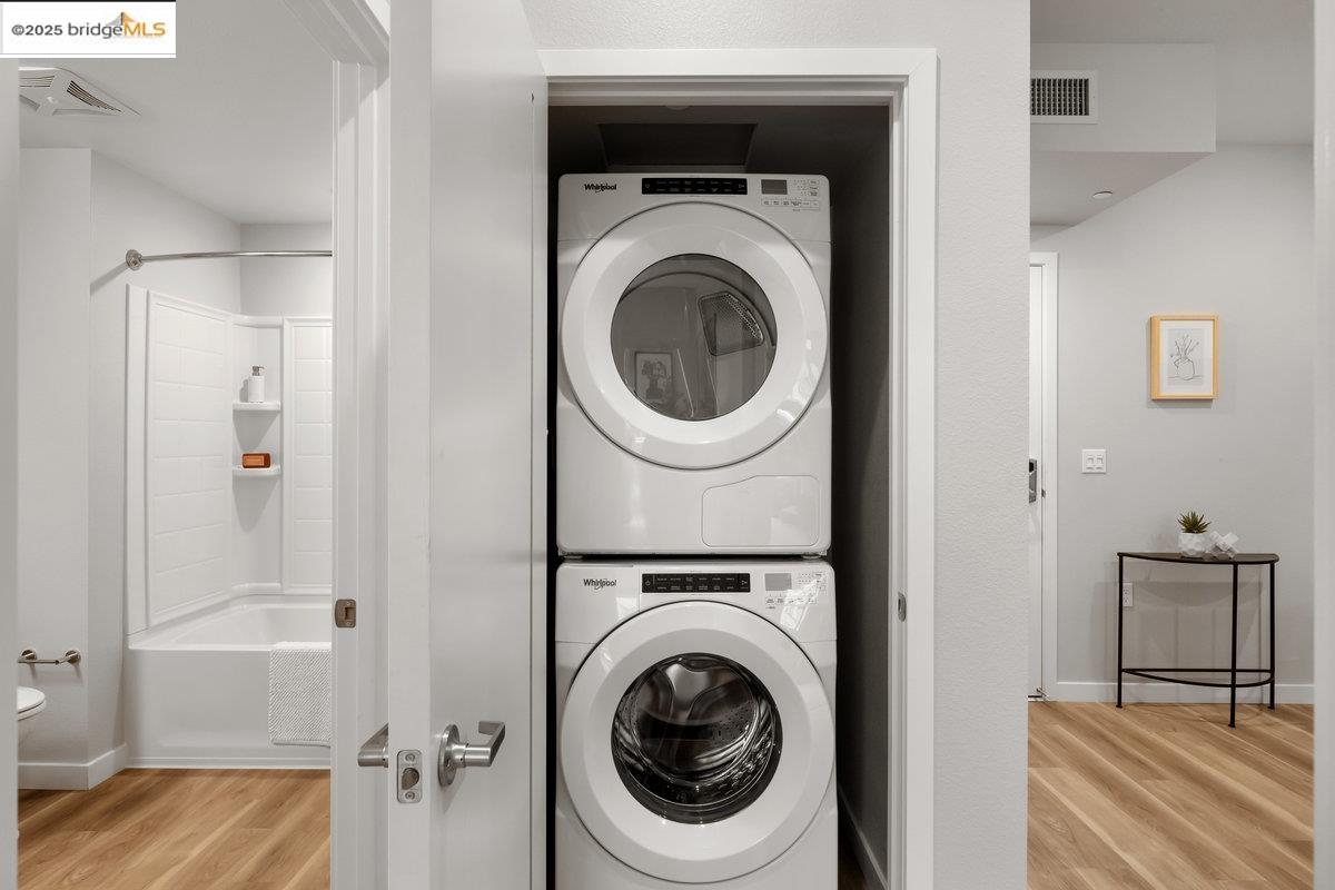Detail Gallery Image 19 of 42 For 260 Brooklyn Basin Way #409,  Oakland,  CA 94606 - 1 Beds | 1 Baths