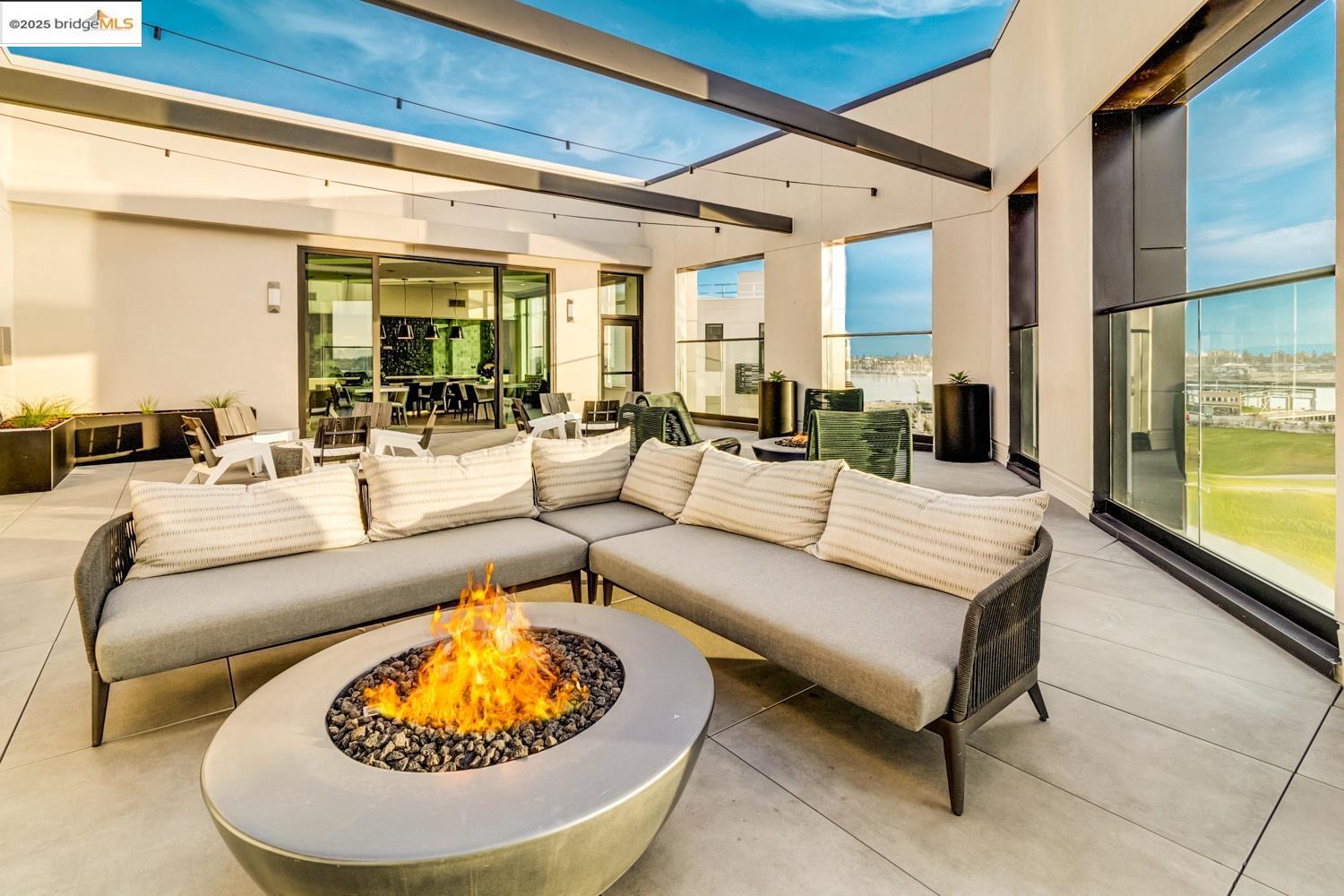 Detail Gallery Image 24 of 42 For 260 Brooklyn Basin Way #409,  Oakland,  CA 94606 - 1 Beds | 1 Baths