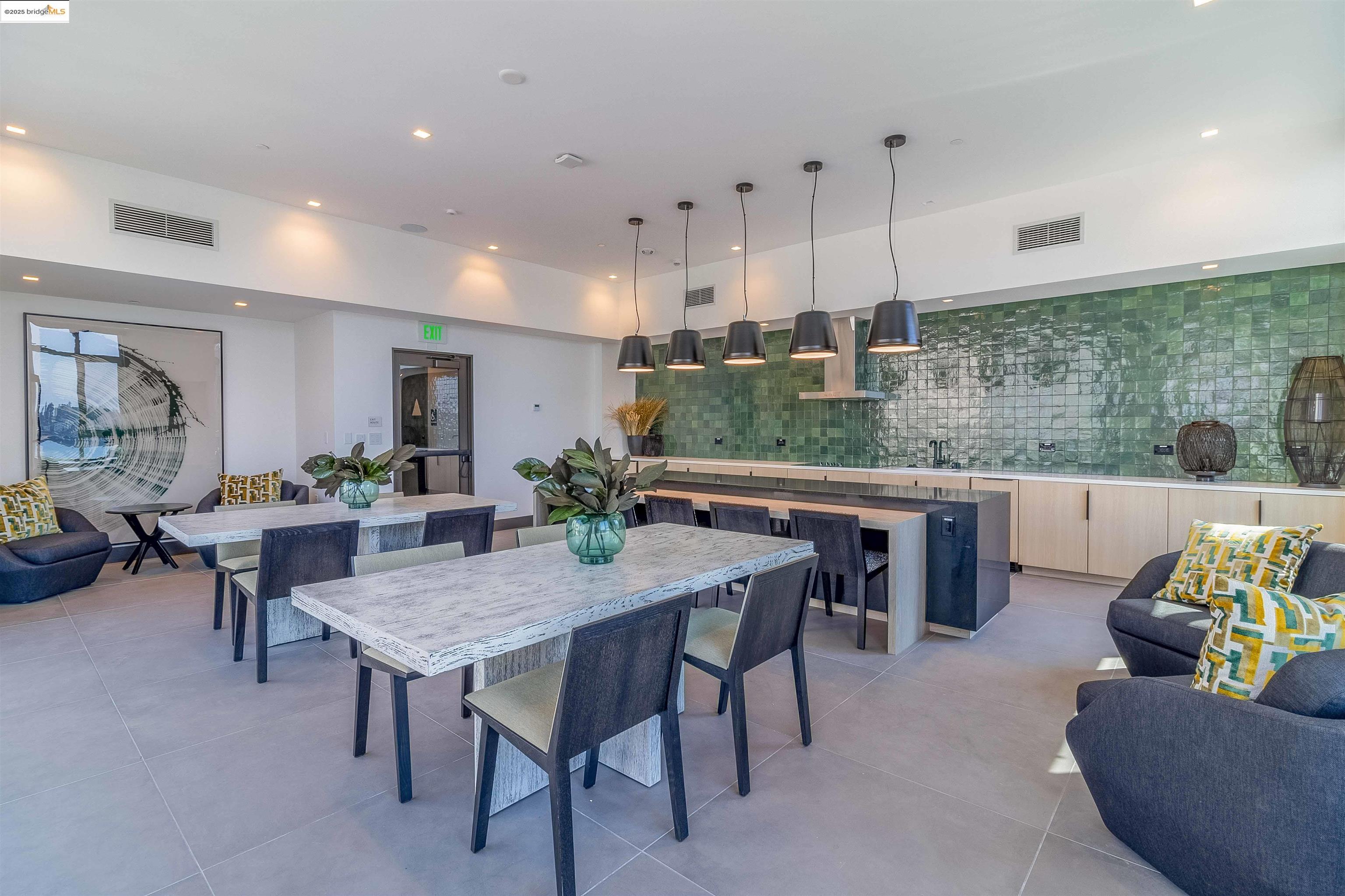 Detail Gallery Image 39 of 42 For 260 Brooklyn Basin Way #409,  Oakland,  CA 94606 - 1 Beds | 1 Baths