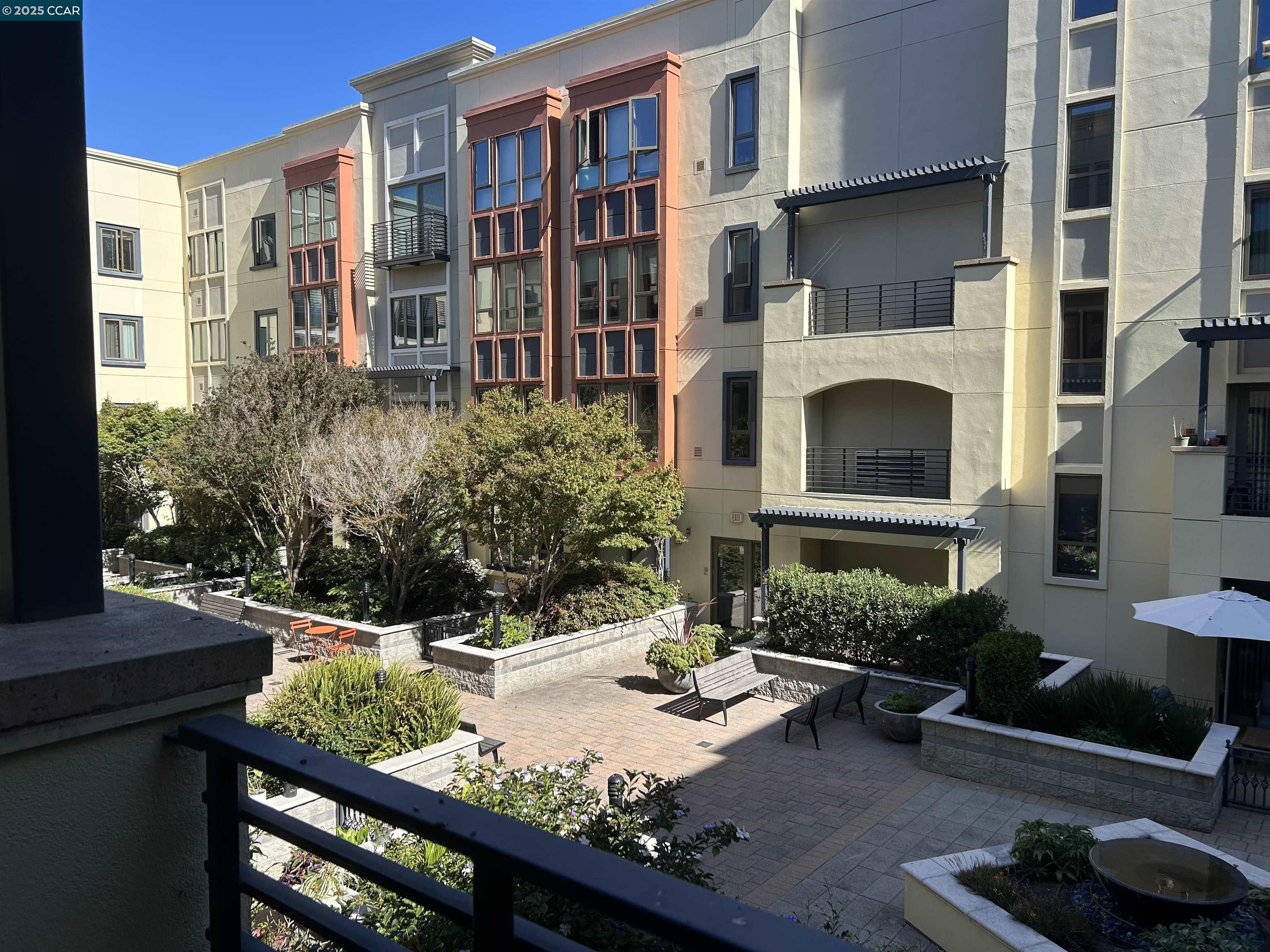 Detail Gallery Image 26 of 26 For 438 W Grand Ave #528,  Oakland,  CA 94612 - 2 Beds | 2 Baths