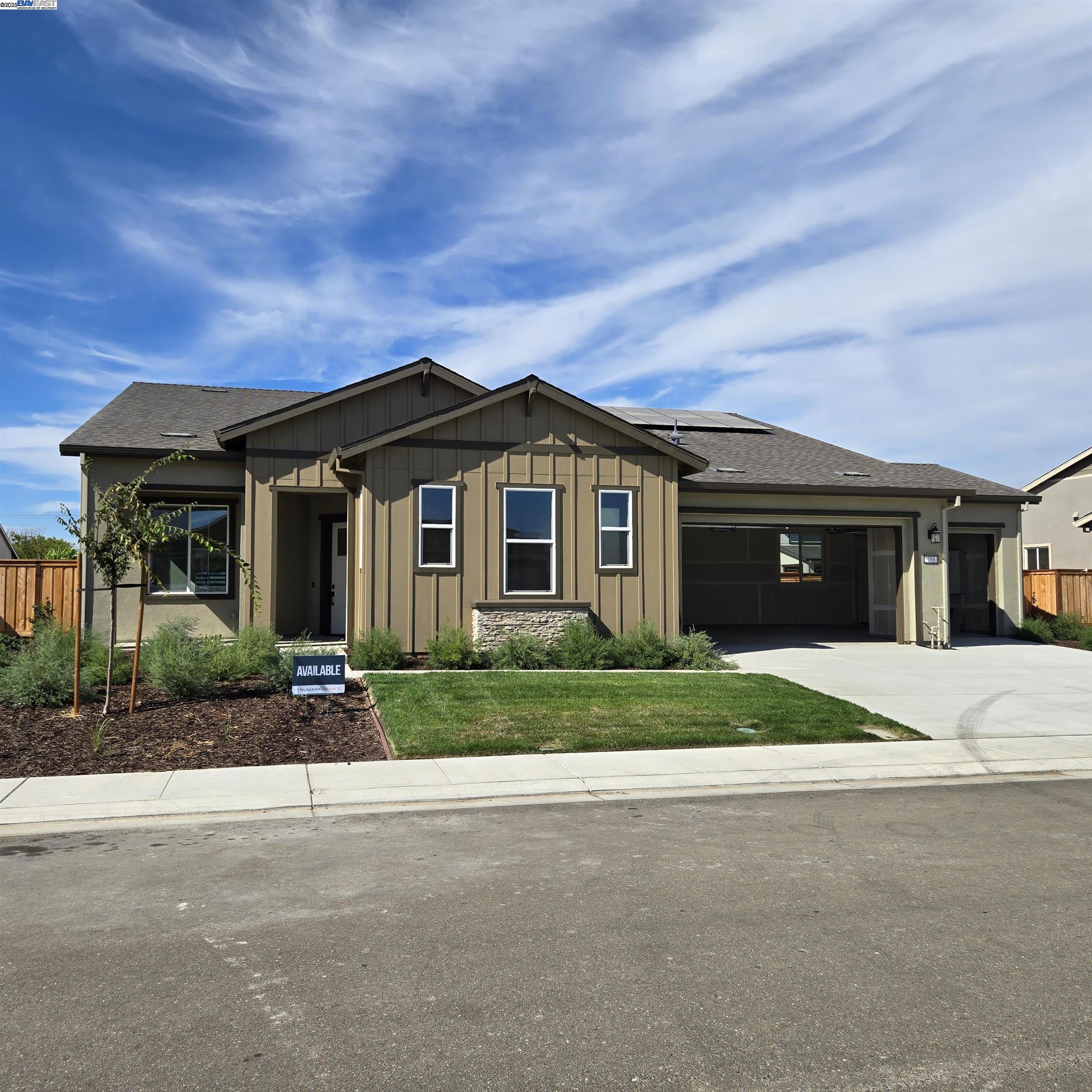 Detail Gallery Image 1 of 14 For 753 Conrad Street, Manteca,  CA 95336 - 2 Beds | 2/1 Baths